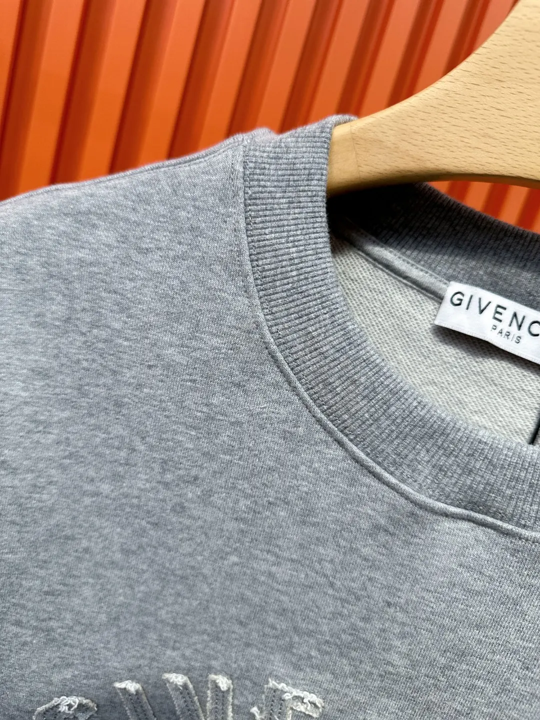 Logo Embroidered Crew-Neck Sweatshirt D19520989 — view 10