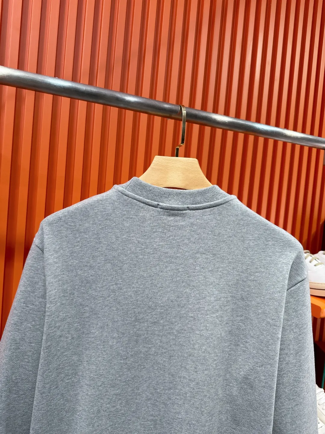 Logo Embroidered Crew-Neck Sweatshirt D19520989 — view 11