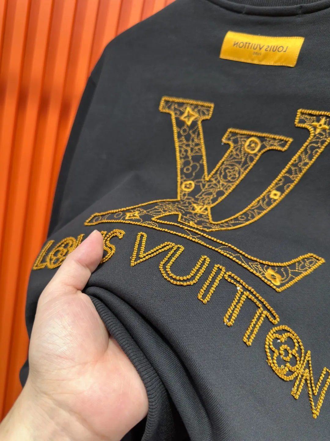 Embroidered Logo Cotton Crew-Neck Sweatshirt D19521003 — view 7