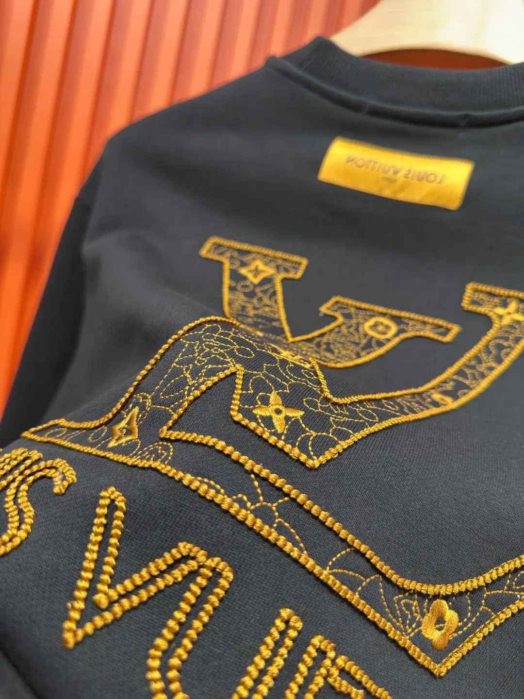 Embroidered Logo Cotton Crew-Neck Sweatshirt D19521003 — view 8