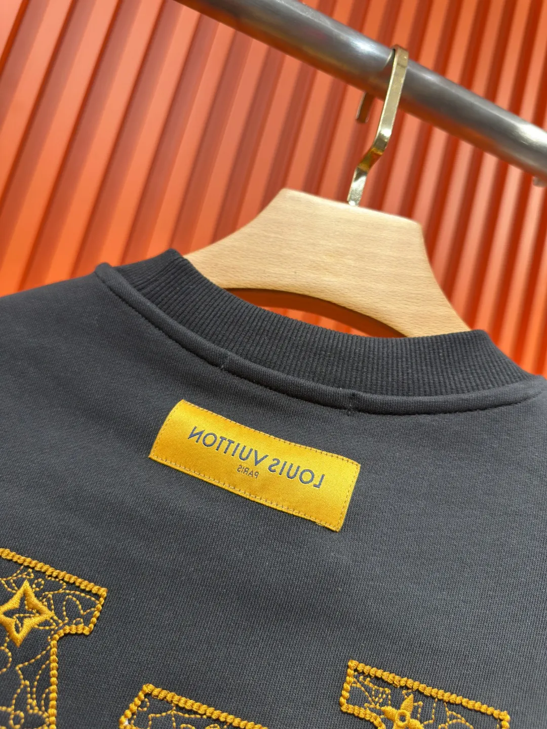 Embroidered Logo Cotton Crew-Neck Sweatshirt D19521003 — view 10