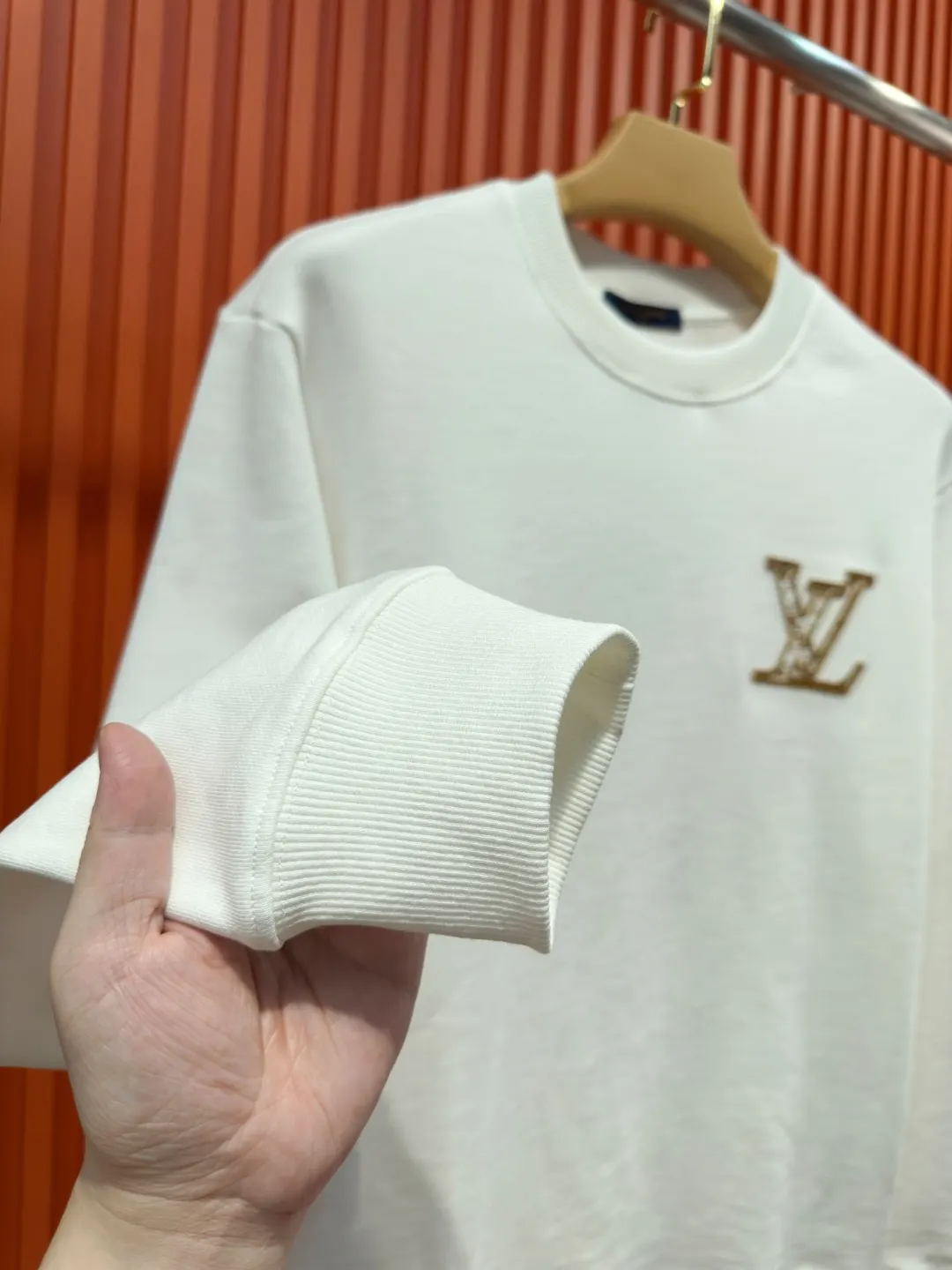 Embroidered Logo Crew-Neck Sweatshirt D19521001 — view 5