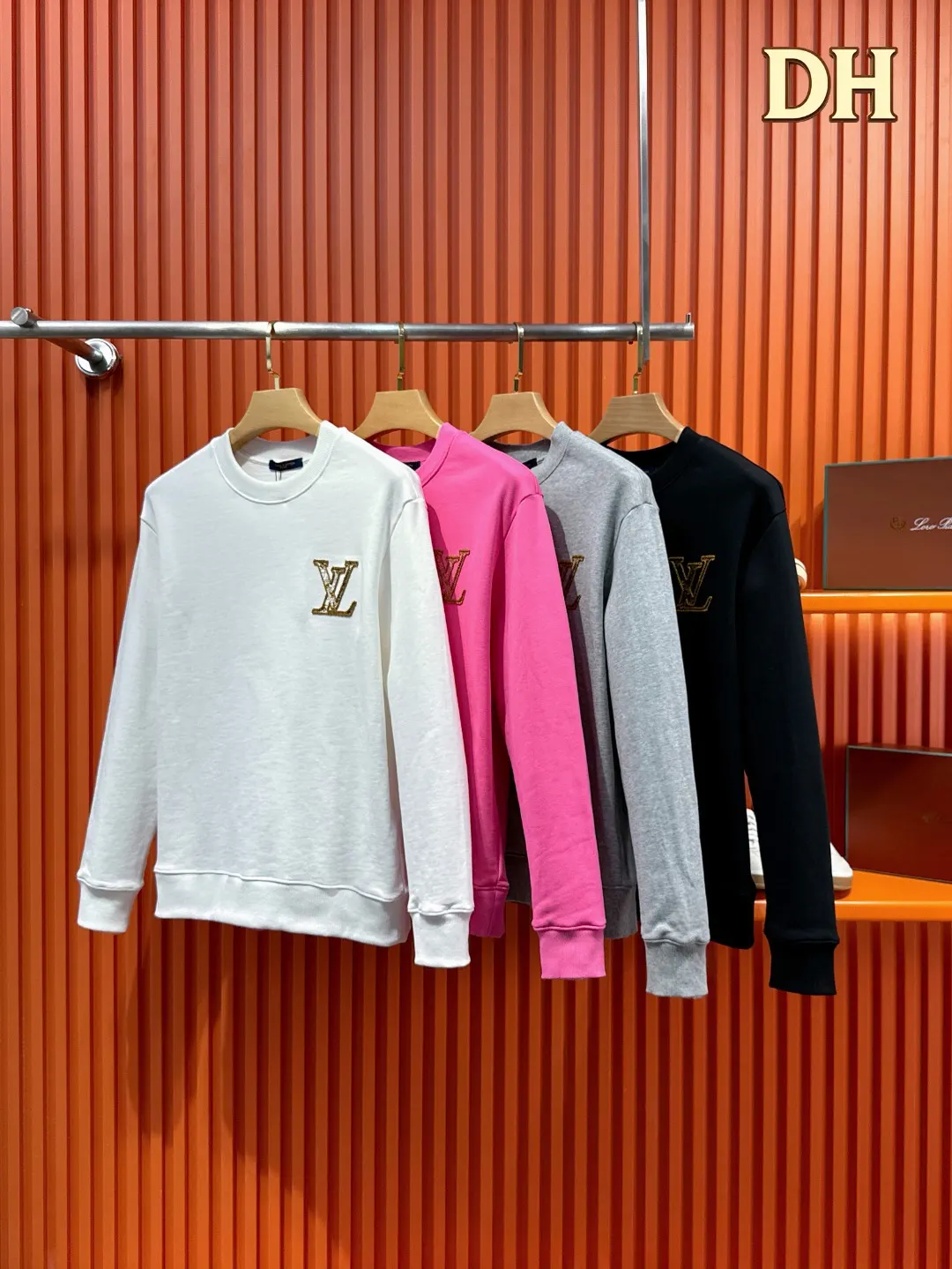 Embroidered Logo Cotton Crew-Neck Sweatshirt D19521002 — view 3