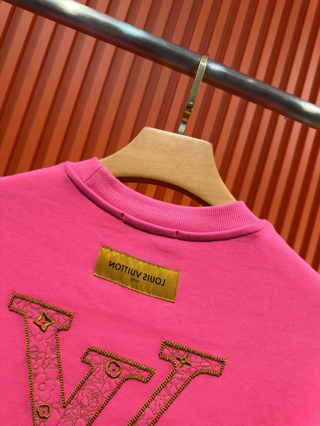 Embroidered Logo Cotton Crew-Neck Sweatshirt D19521002 — view 9