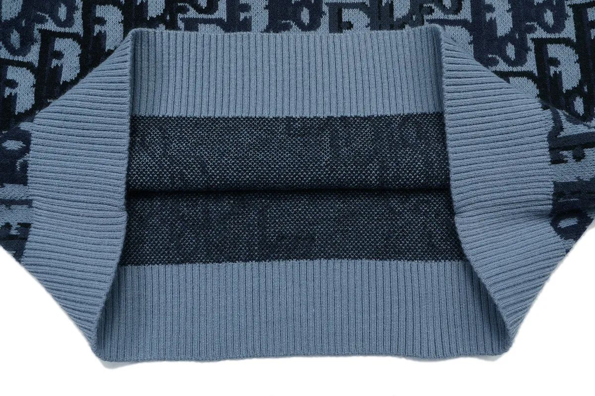 Oblique Jacquard Crew-Neck Sweater D20021094 — view 8