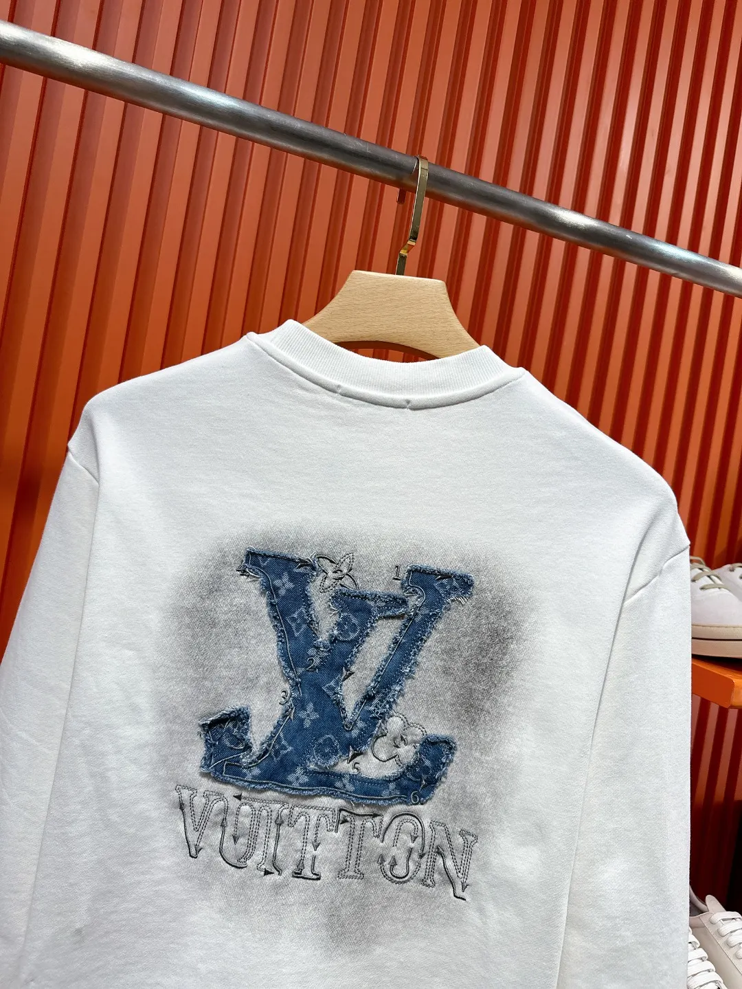 Denim Patch Logo Crew-Neck Sweatshirt D20521006 — view 7