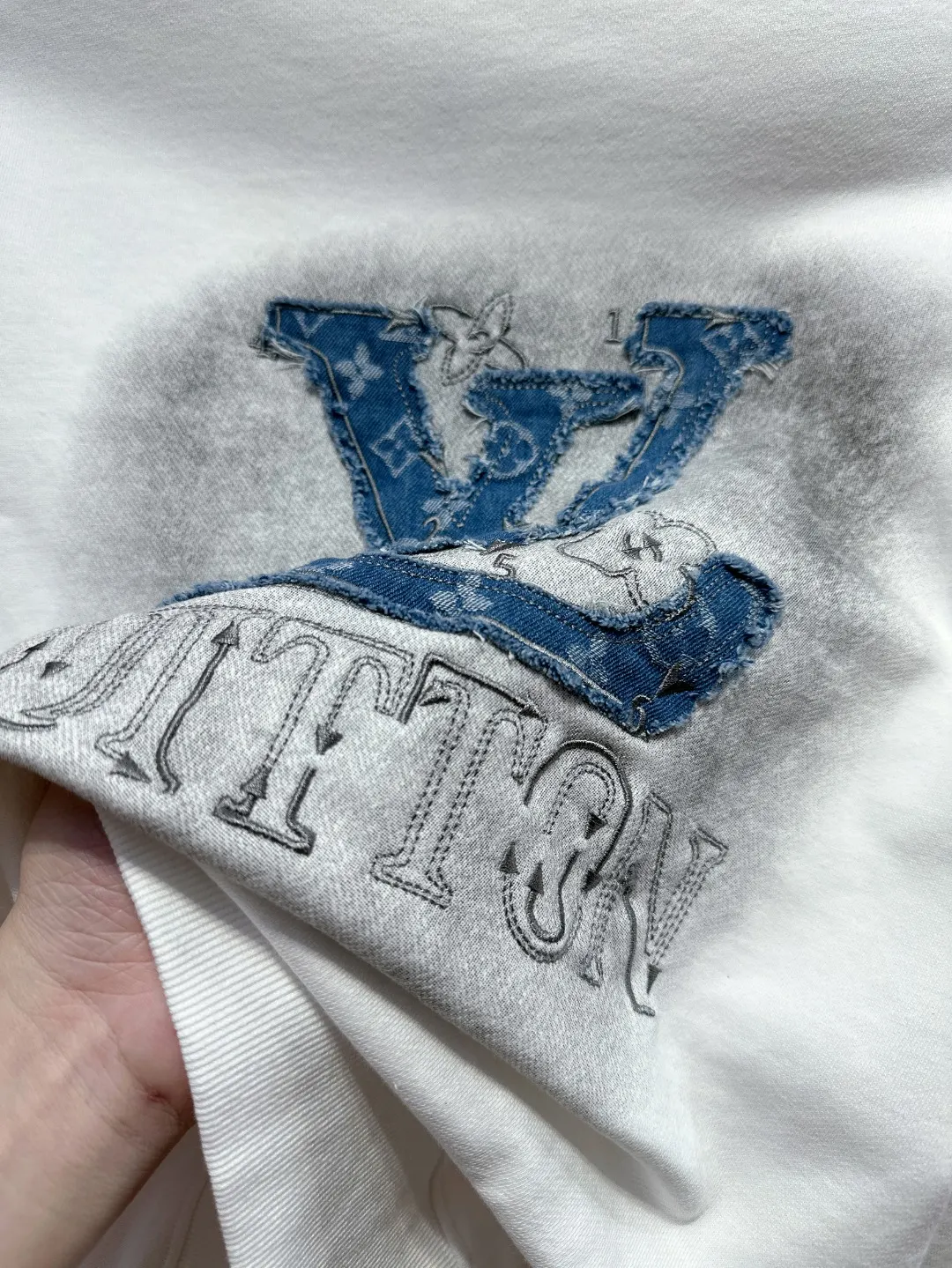 Denim Patch Logo Crew-Neck Sweatshirt D20521006 — view 10