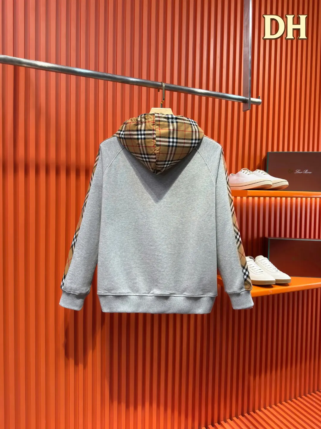 Vintage Check Panel Zip-Up Hoodie D23521020 — view 2