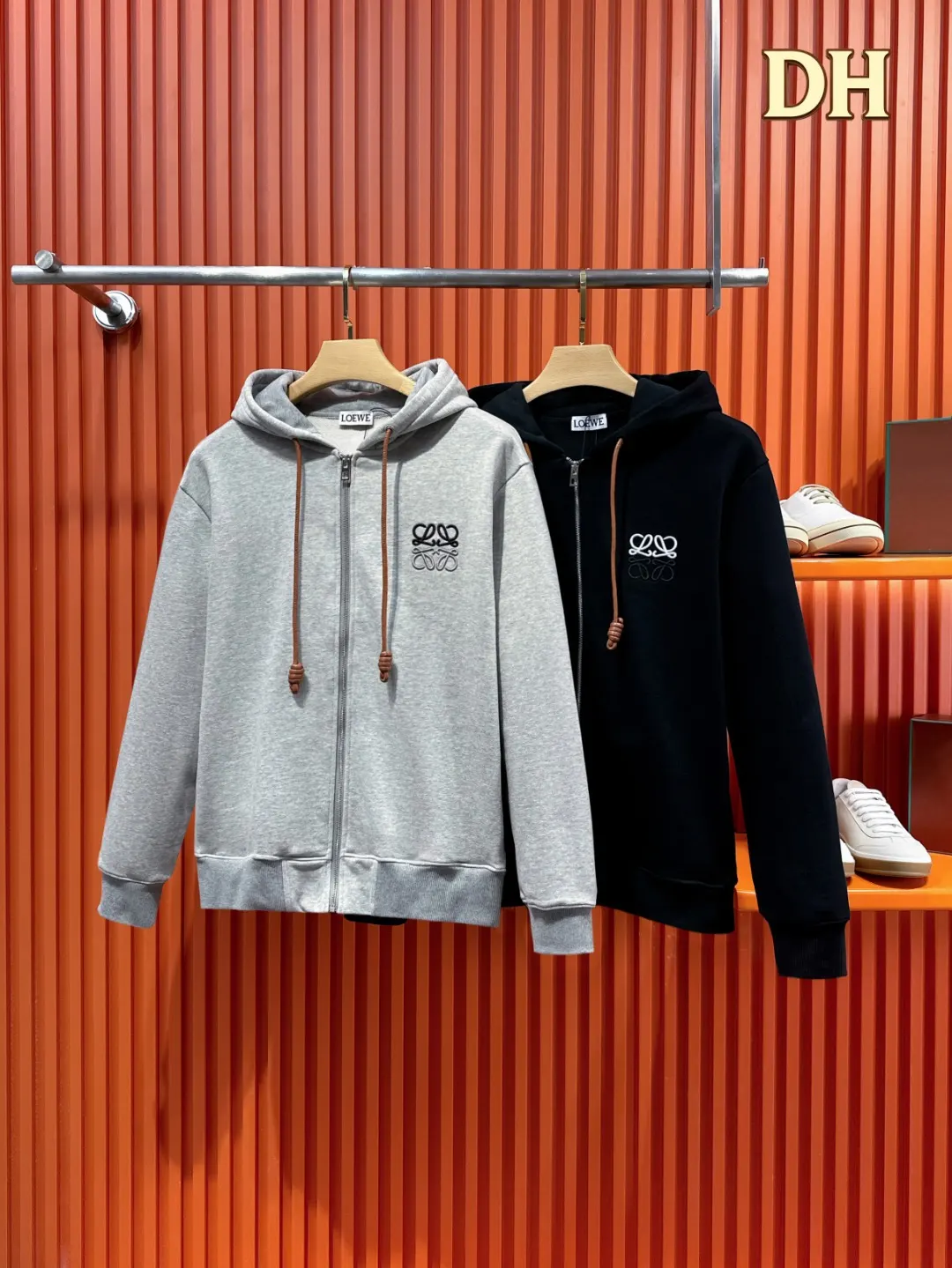 Anagram Logo Embroidered Zip-Up Hoodie D24521013 — view 3