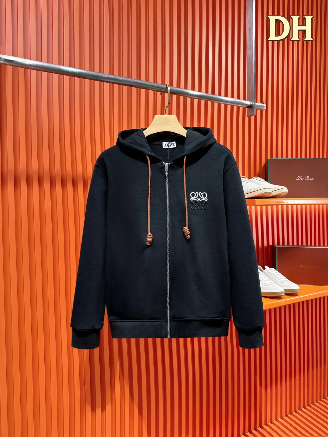 Anagram Logo Embroidered Zip-Up Hoodie D24521014