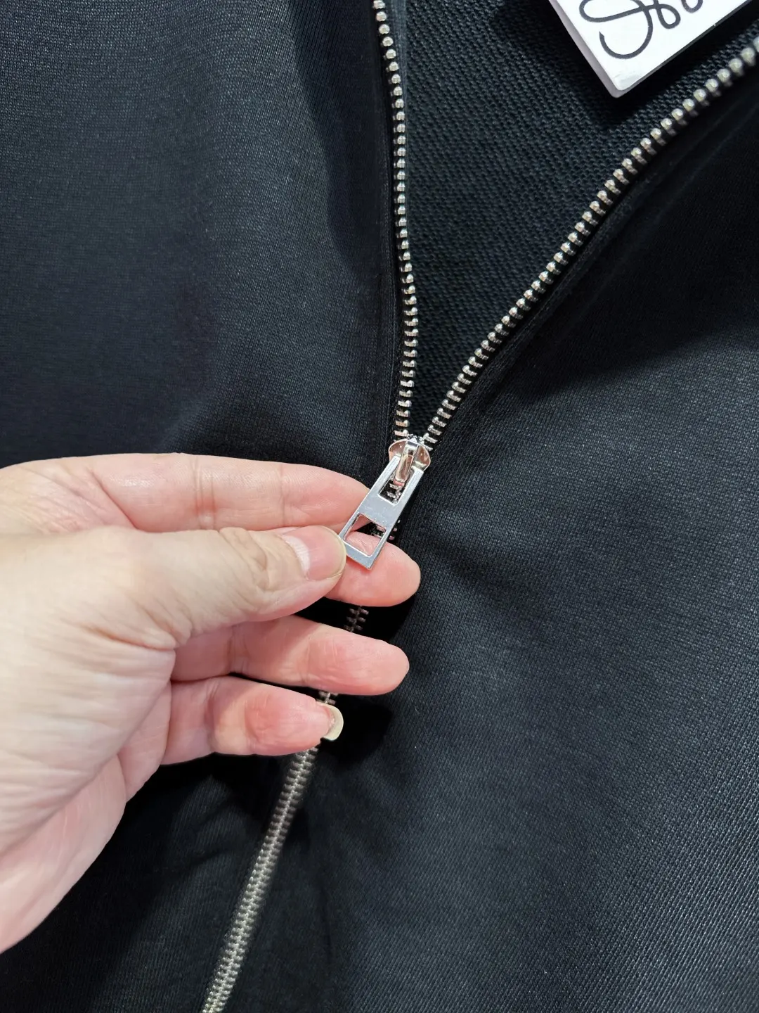 Anagram Logo Embroidered Zip-Up Hoodie D24521014 — view 8