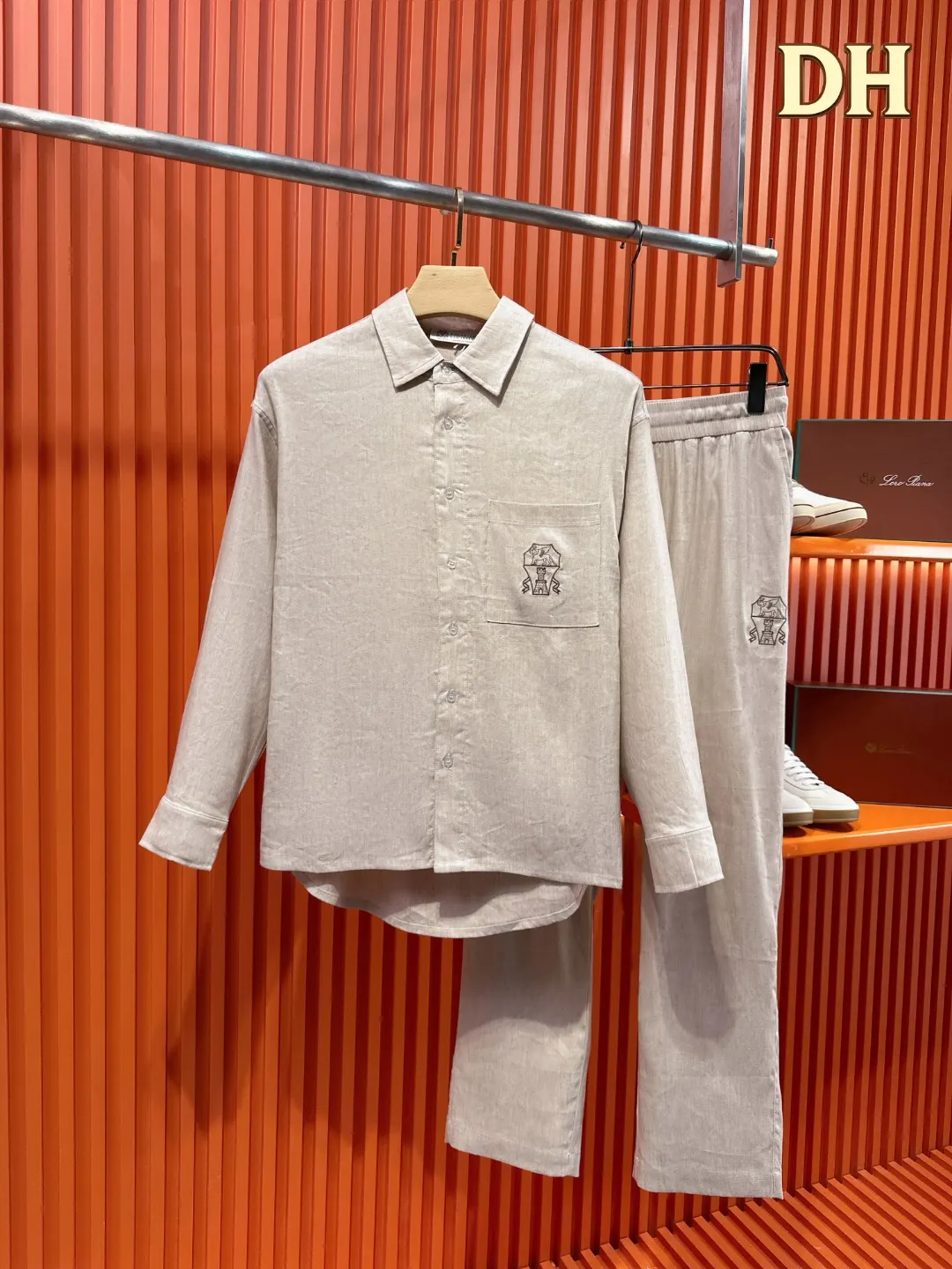 Embroidered Tencel-Linen Shirt and Trousers Set D41021017 — view 2