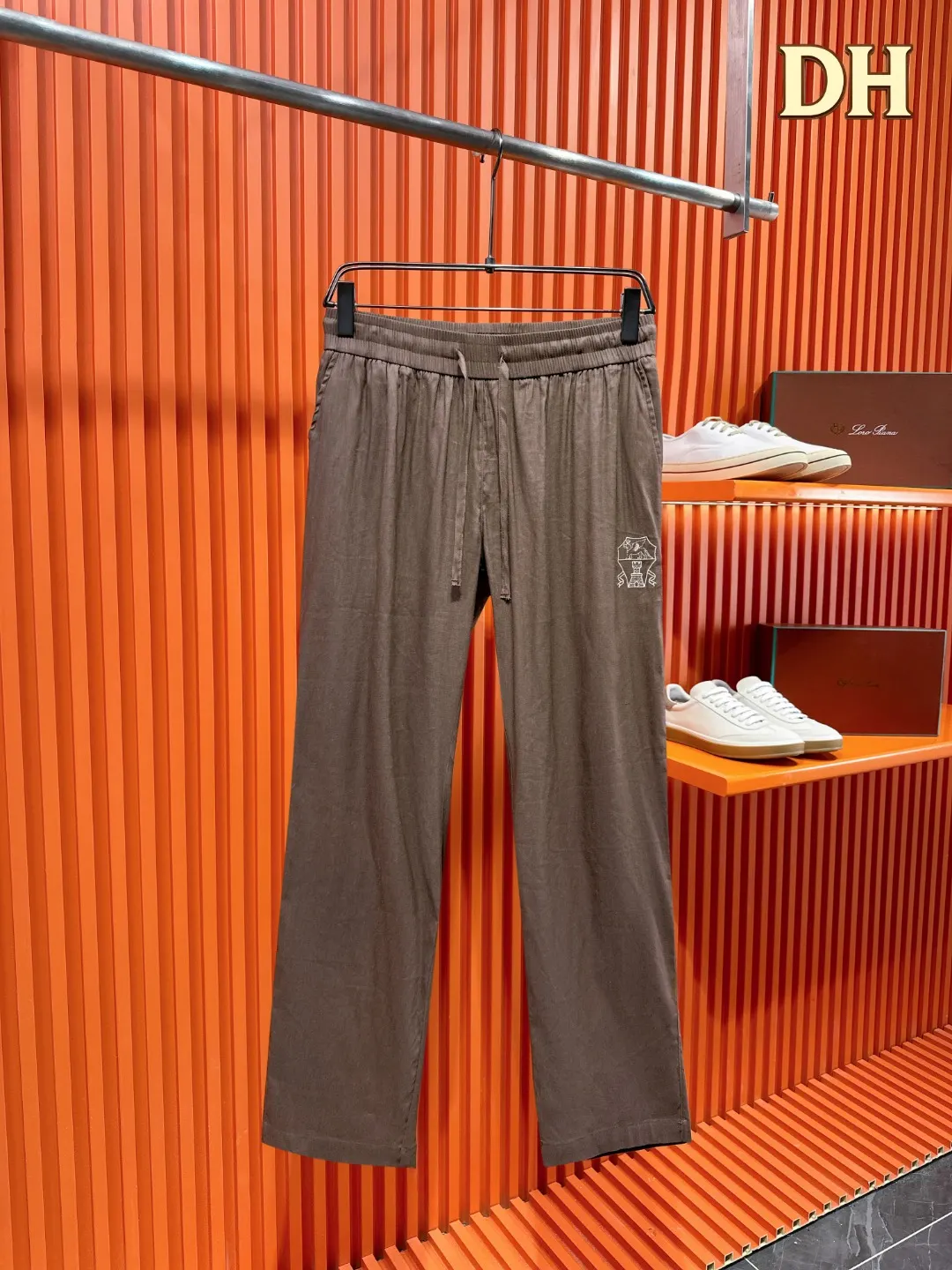 Embroidered Tencel-Linen Shirt and Trousers Set D41021018 — view 5