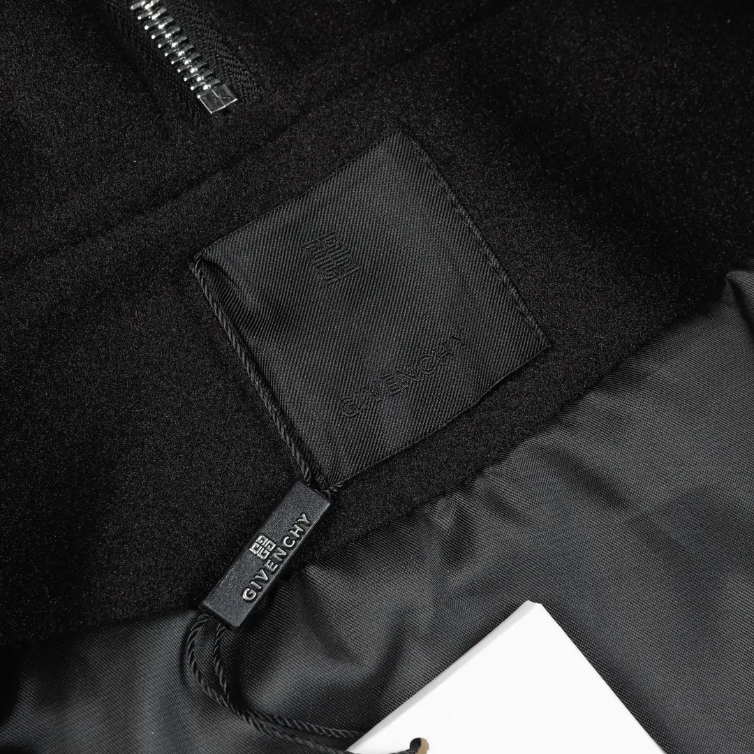 Logo Patch Hooded Varsity Jacket D27023479 — view 5