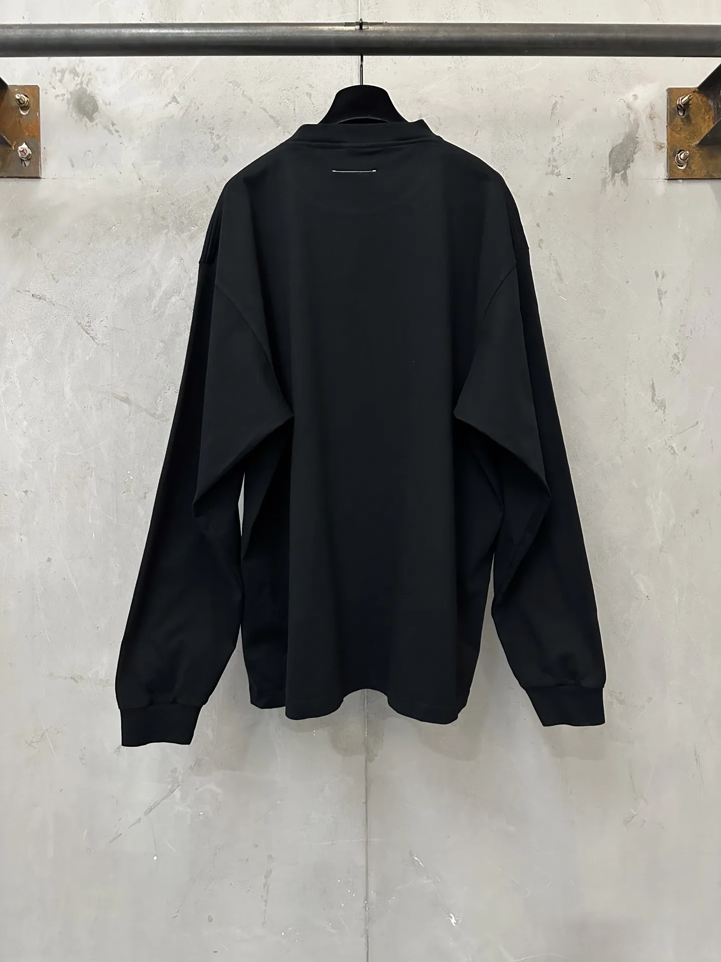 MM6 Maison Margiela Signature Logo Long-Sleeve T-Shirt D22024454 — view 2