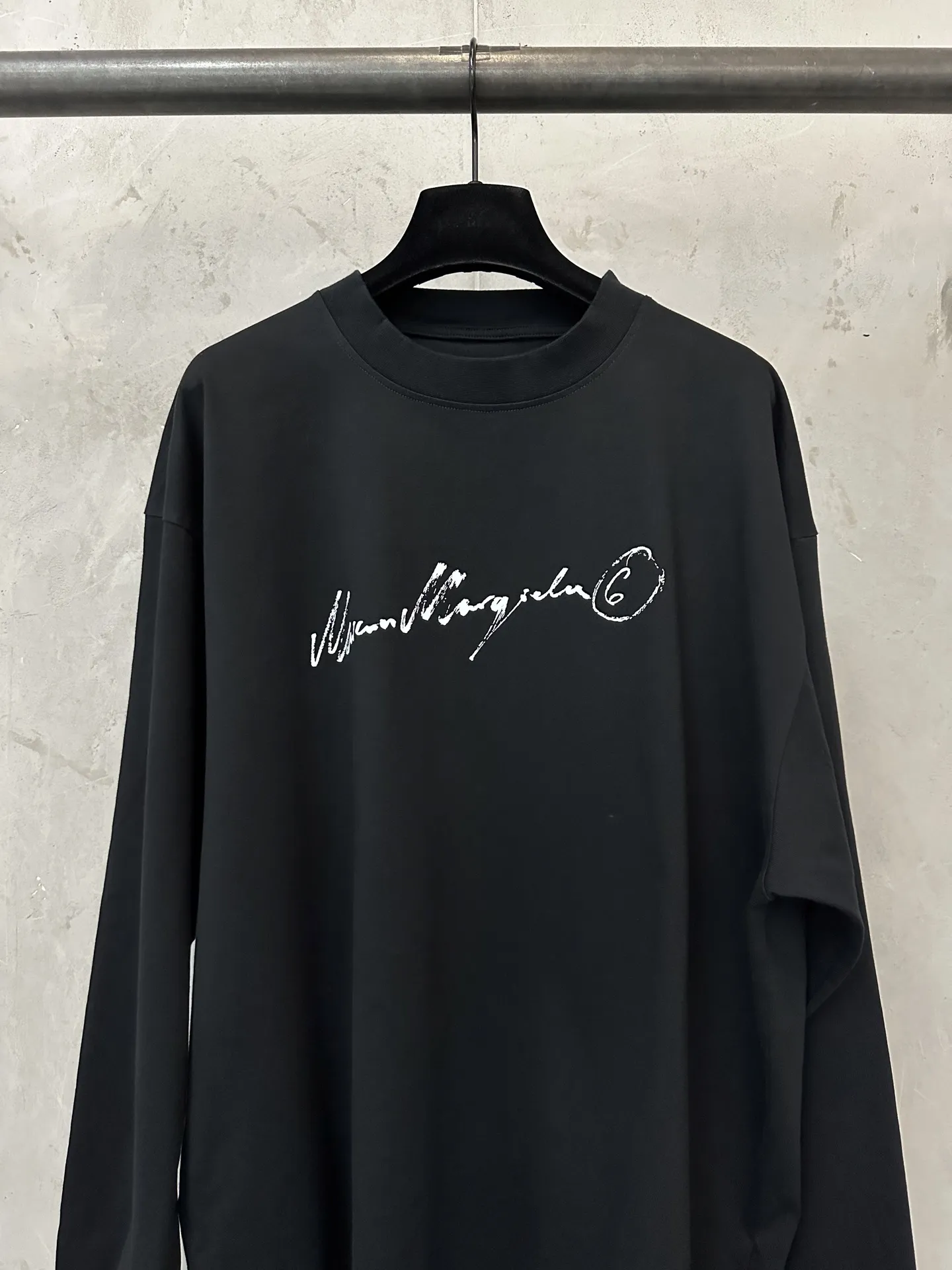 MM6 Maison Margiela Signature Logo Long-Sleeve T-Shirt D22024454 — view 3