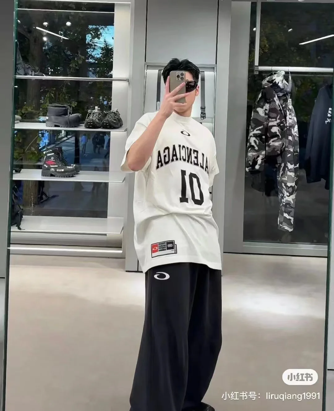 Logo-Appliqué Oversized Cotton T-Shirt D16519912 — view 5