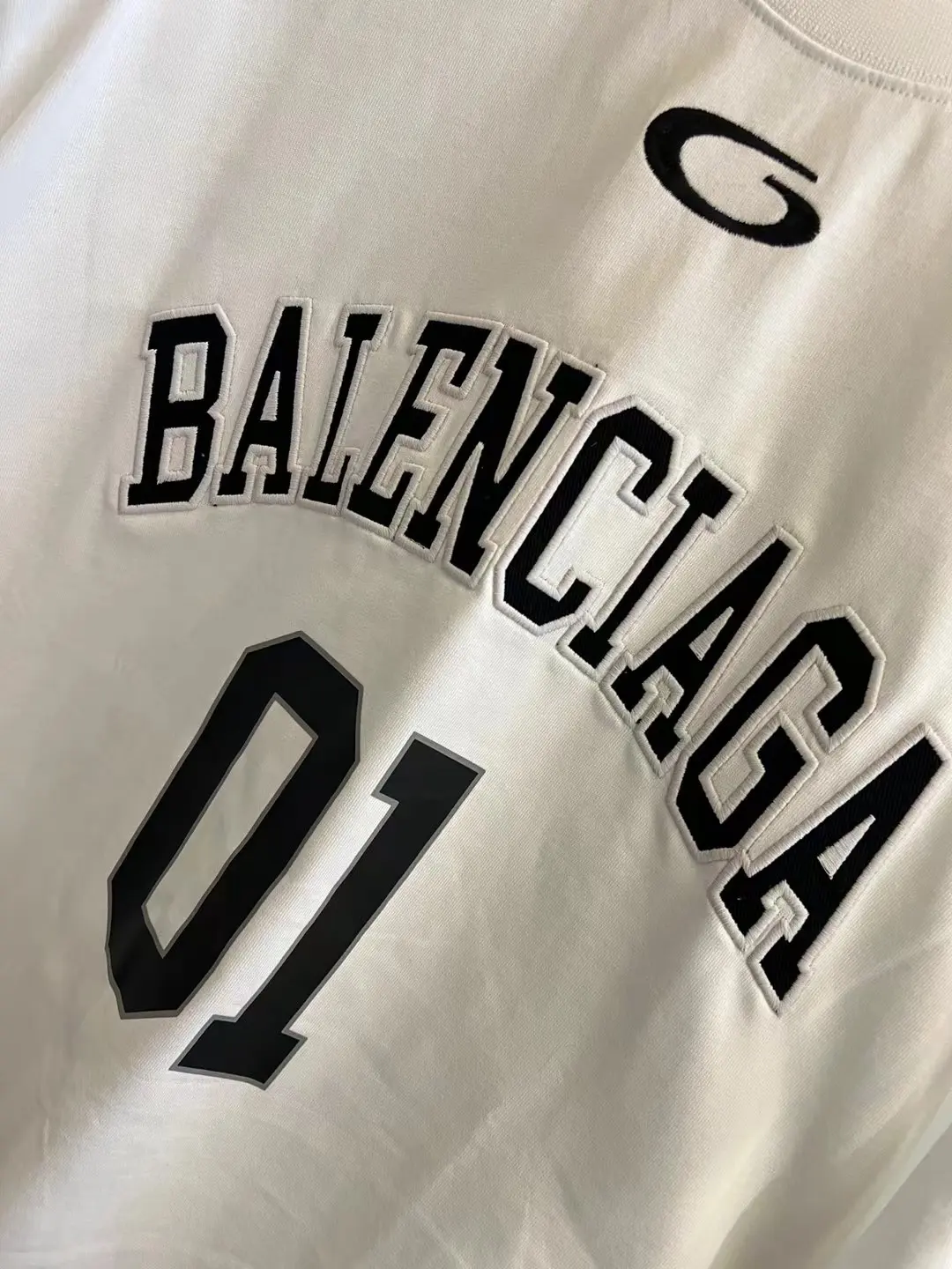 Logo-Appliqué Oversized Cotton T-Shirt D16519912 — view 34