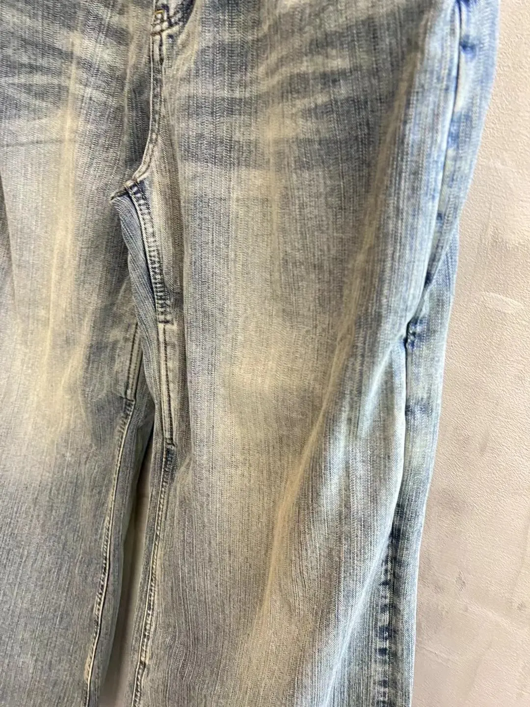 Washed Distressed Flared Jeans D25019988 — view 21