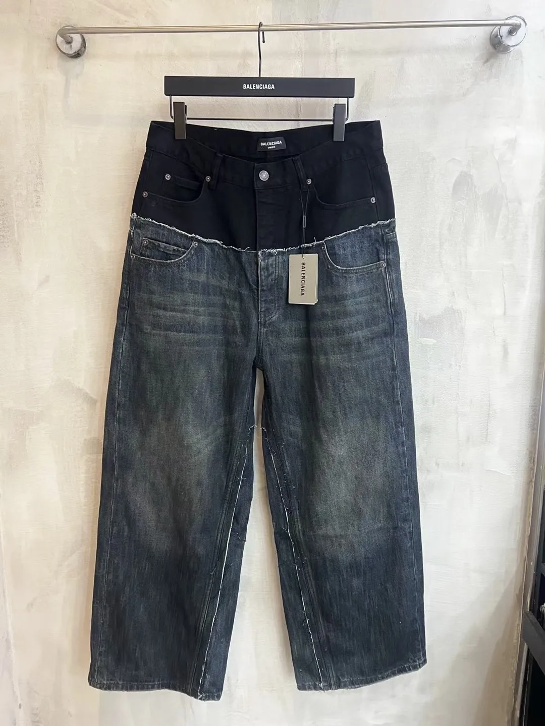 Wide-Leg Panelled Distressed Jeans D24021854 — view 9