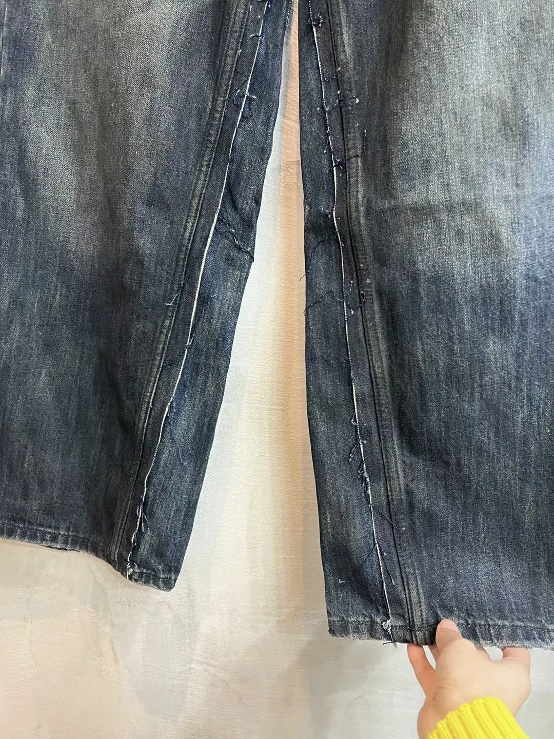 Wide-Leg Panelled Distressed Jeans D24021854 — view 13