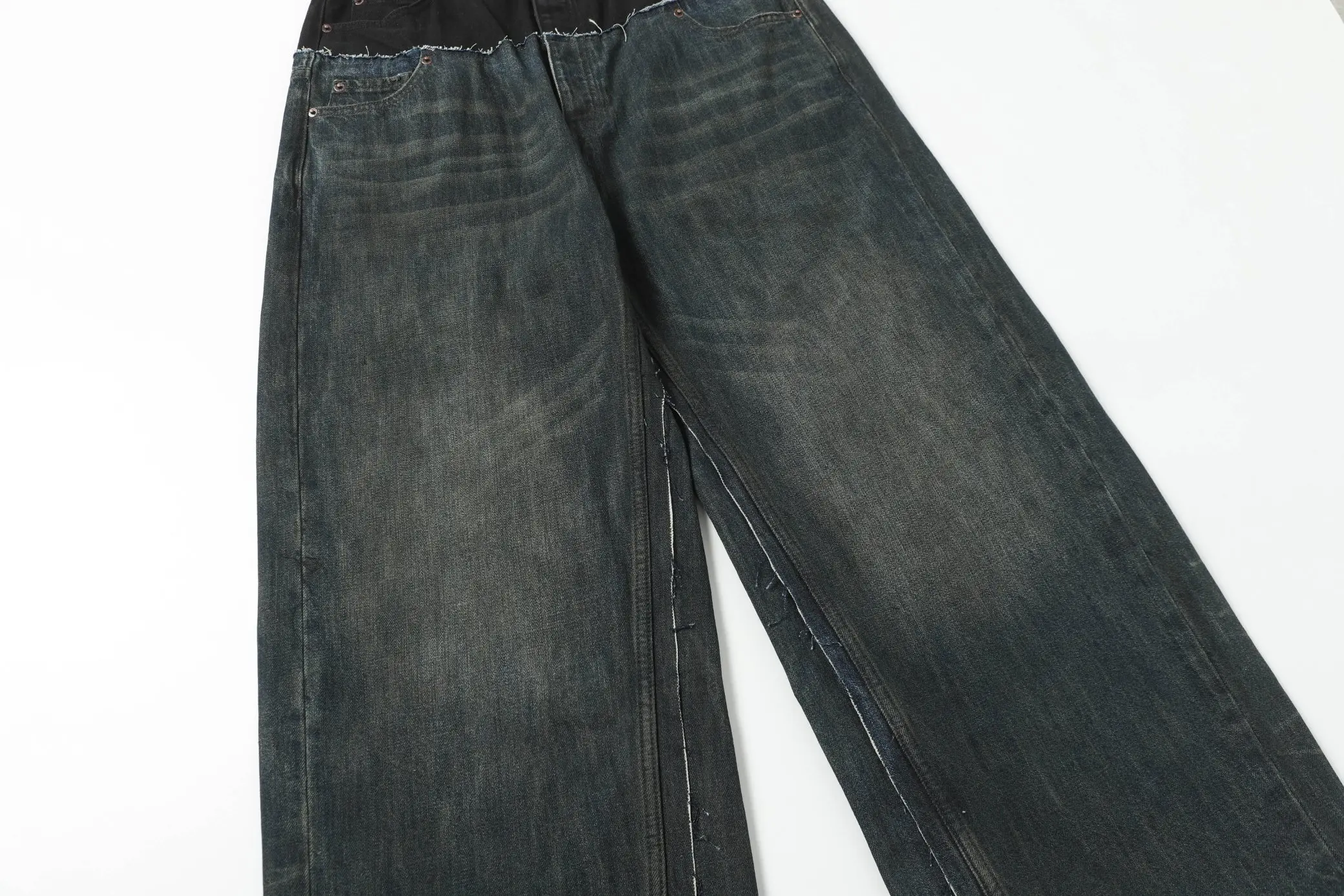 Wide-Leg Panelled Distressed Jeans D24021854 — view 22