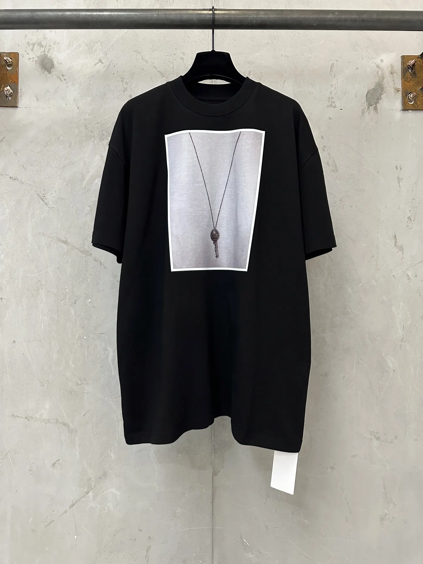 Key Graphic Print Heavyweight Cotton T-Shirt D18011759