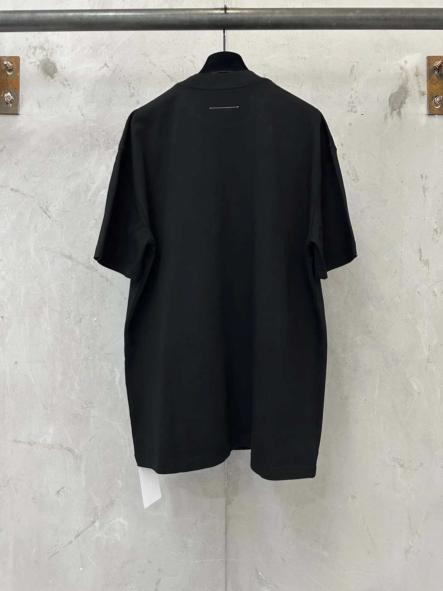 Key Graphic Print Heavyweight Cotton T-Shirt D18011759 — view 2