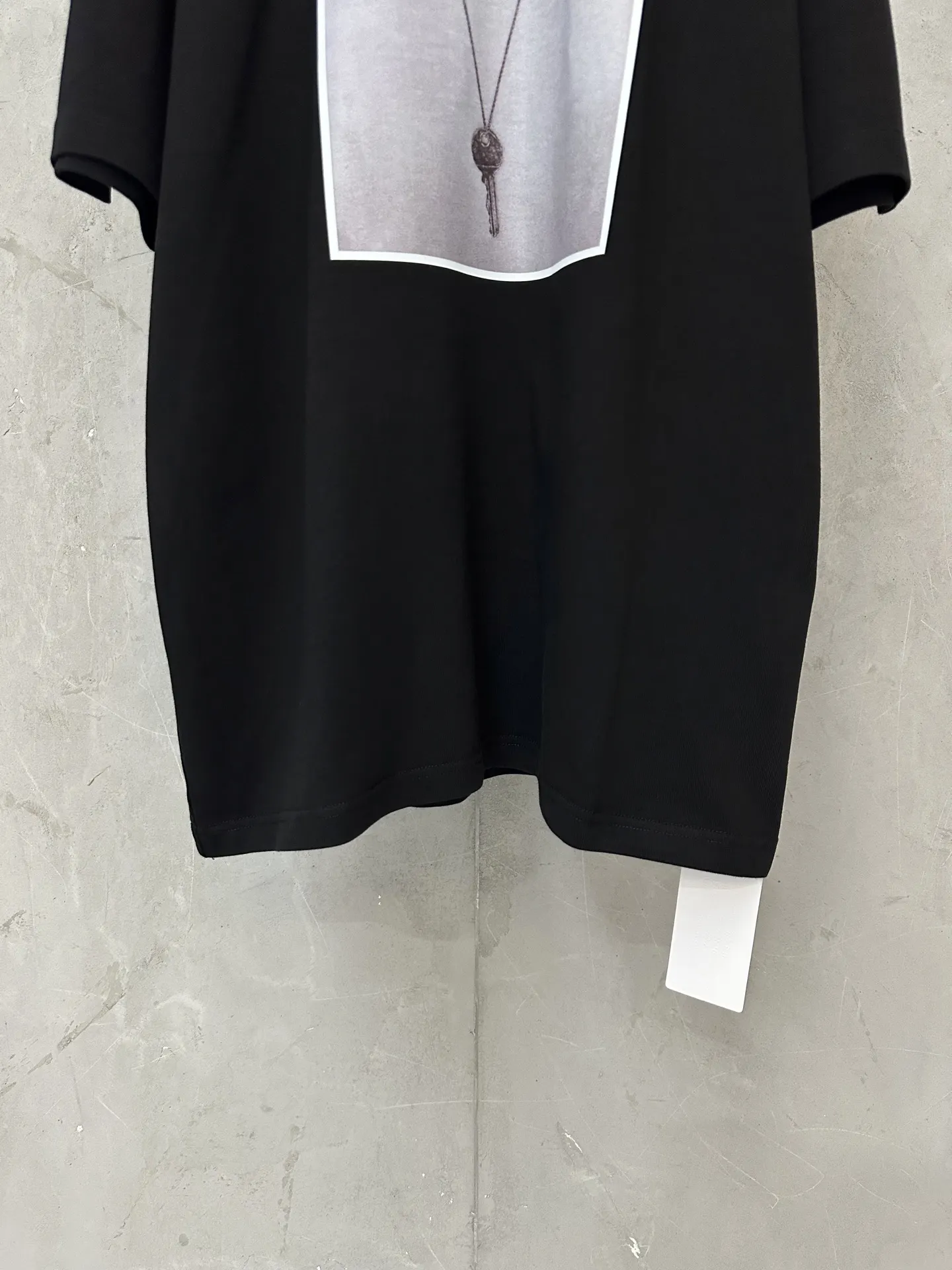 Key Graphic Print Heavyweight Cotton T-Shirt D18011759 — view 4