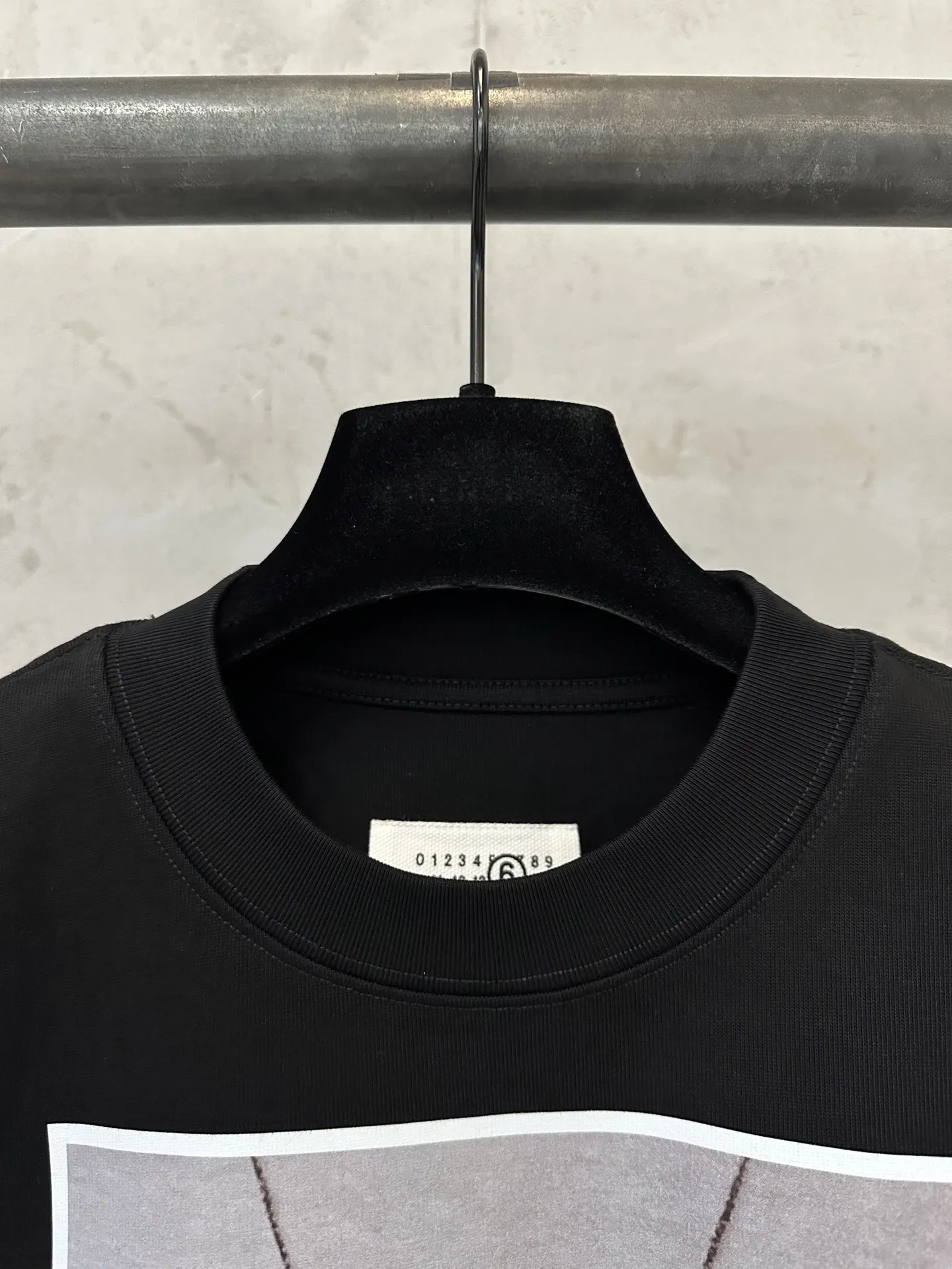 Key Graphic Print Heavyweight Cotton T-Shirt D18011759 — view 5