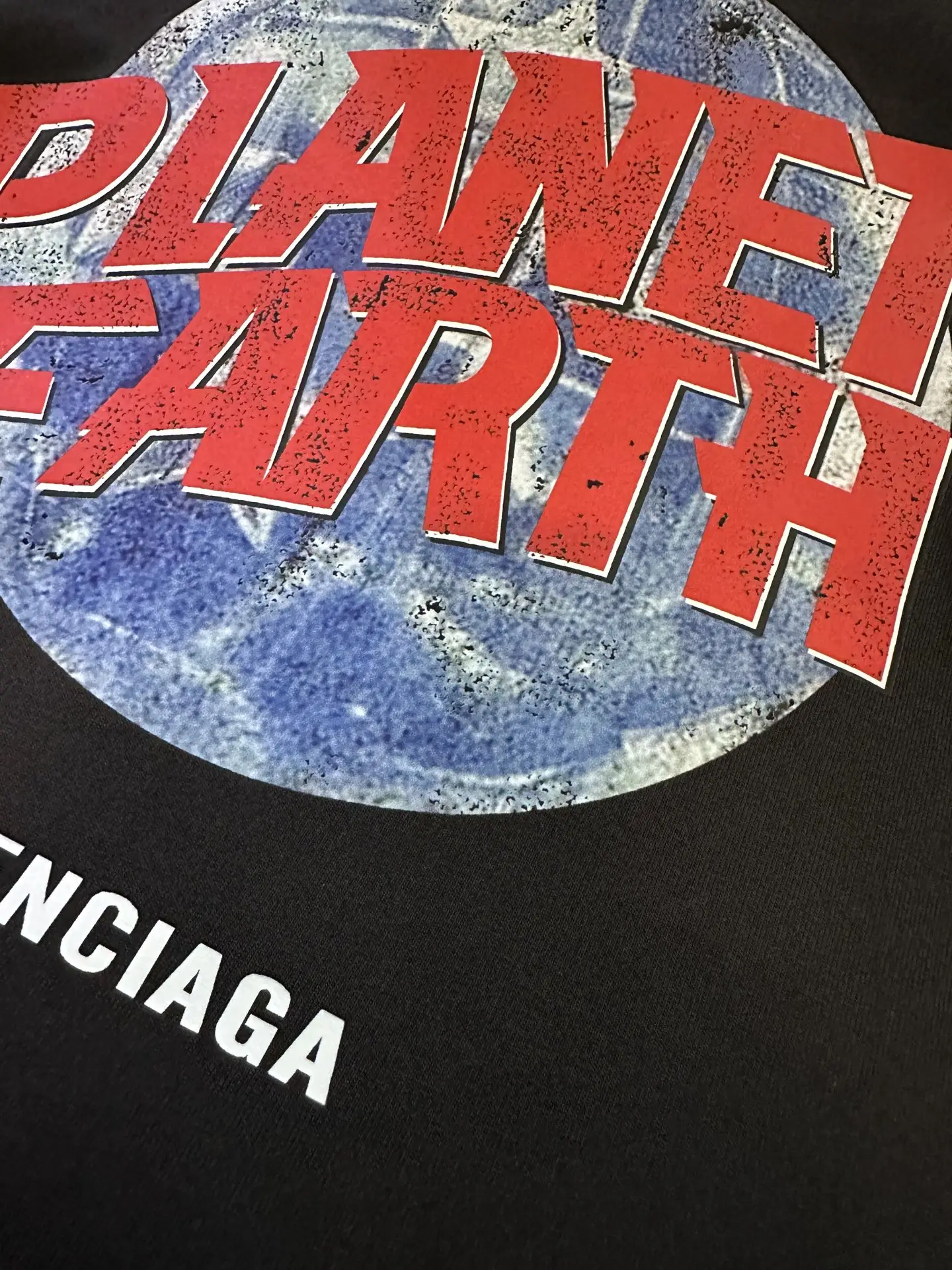Planet Earth Distressed Graphic T-Shirt D21012830 — view 8