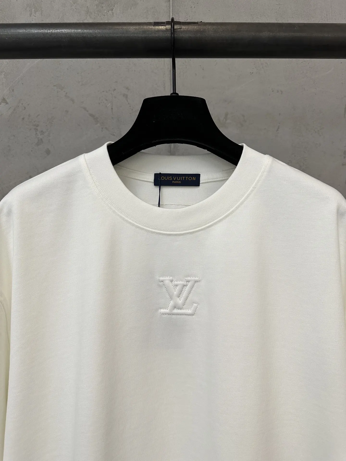 Embossed Logo Heavyweight Cotton T-Shirt D21021784 — view 5