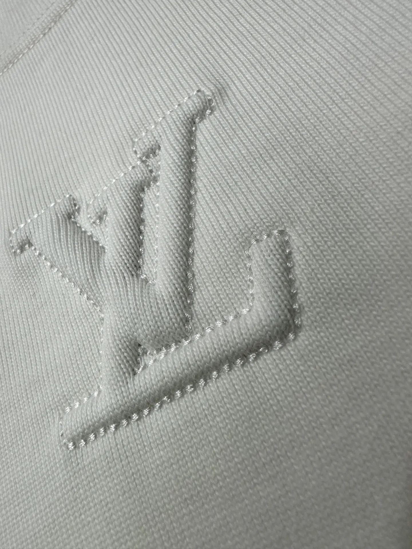 Embossed Logo Heavyweight Cotton T-Shirt D21021784 — view 8