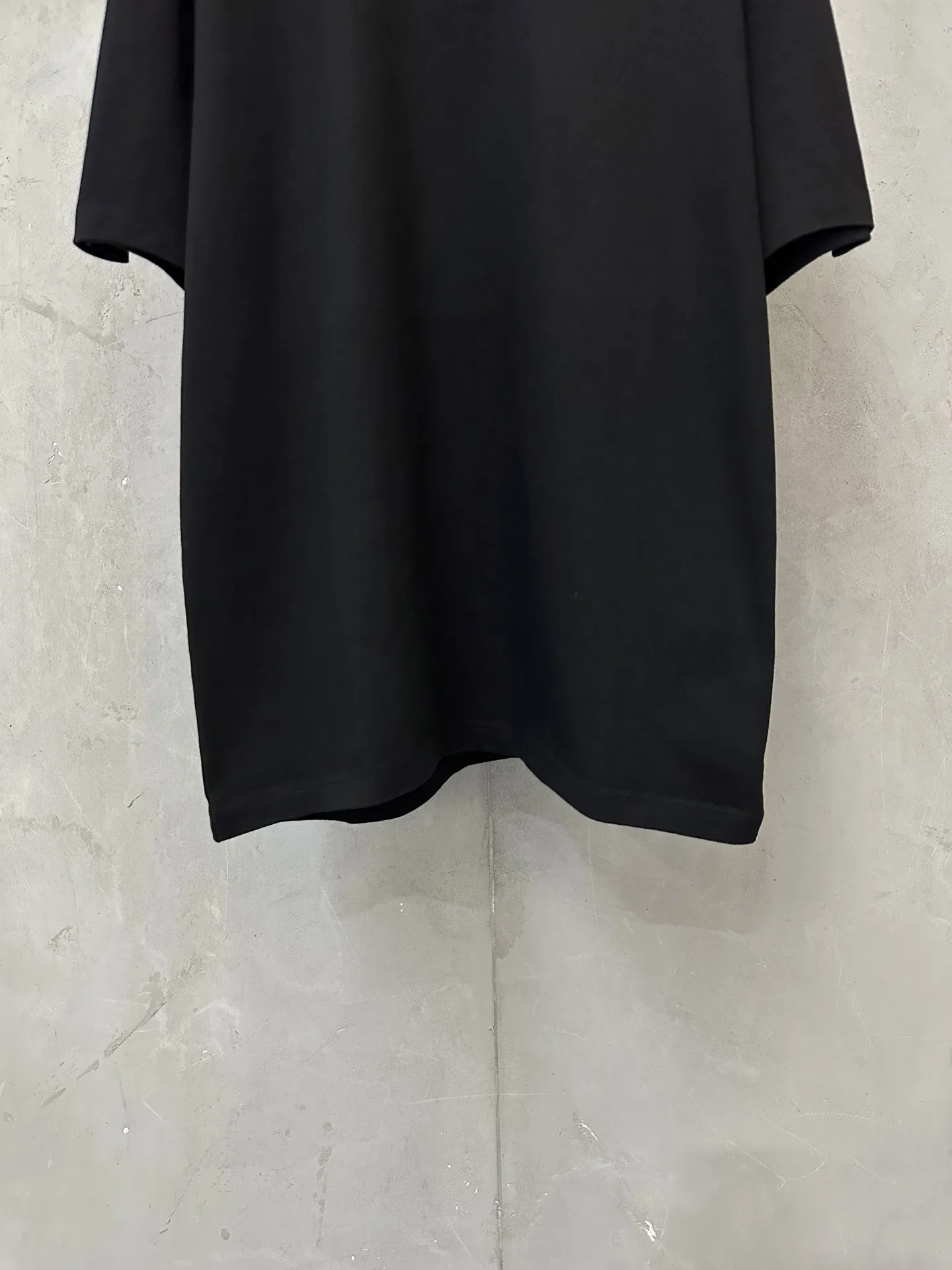Embossed Logo Heavyweight Cotton T-Shirt D21021782 — view 4