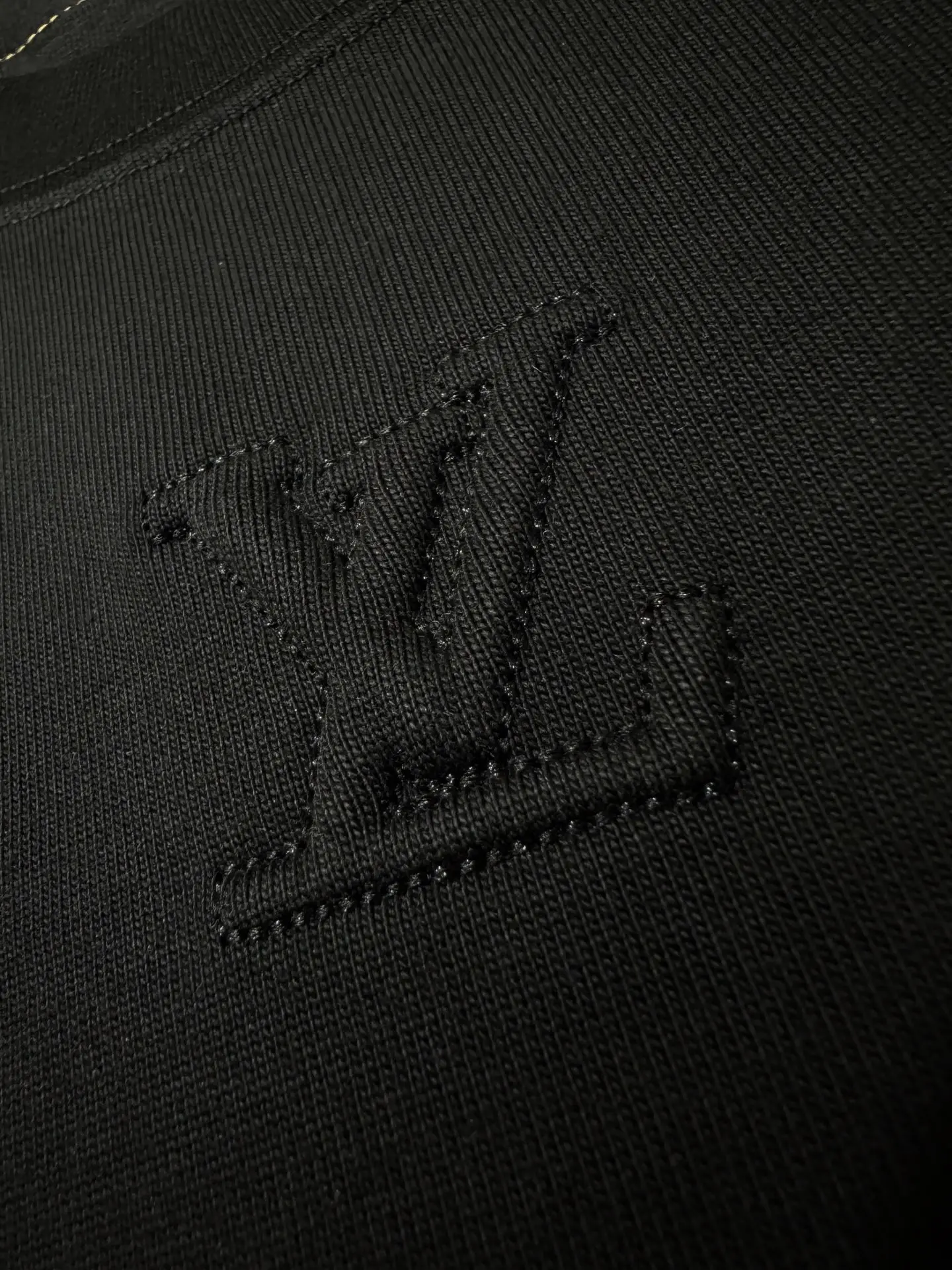 Embossed Logo Heavyweight Cotton T-Shirt D21021782 — view 9