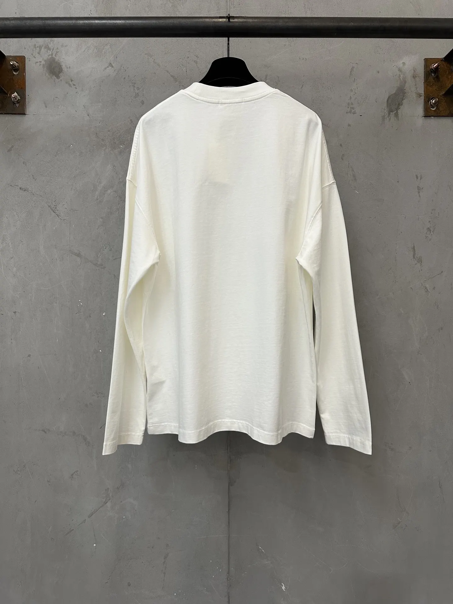 Triomphe Carriage Embroidered Long-Sleeve T-Shirt D22020145 — view 2