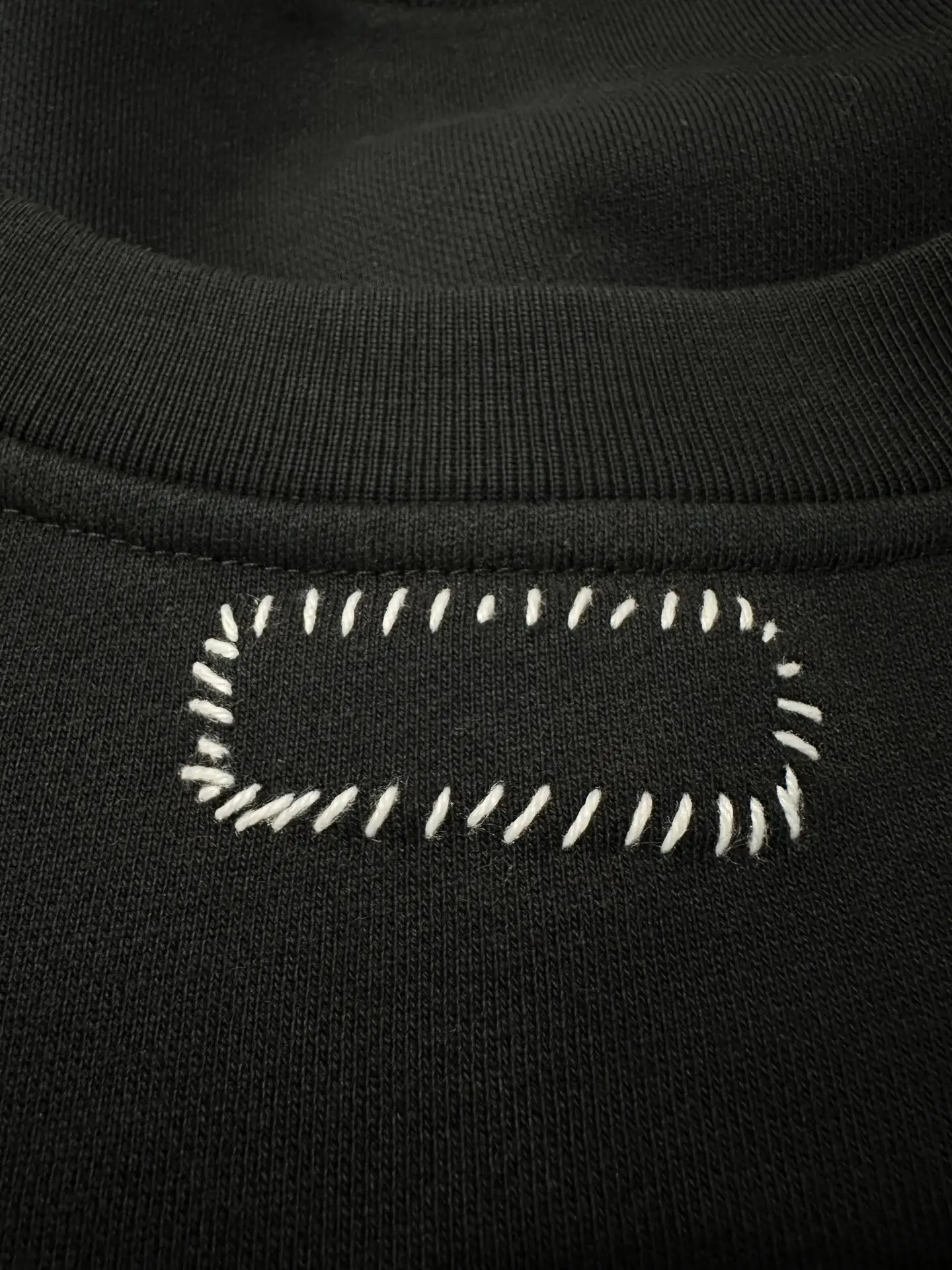 Surf Club Graphic Crew-Neck Sweatshirt D26020124 — view 9