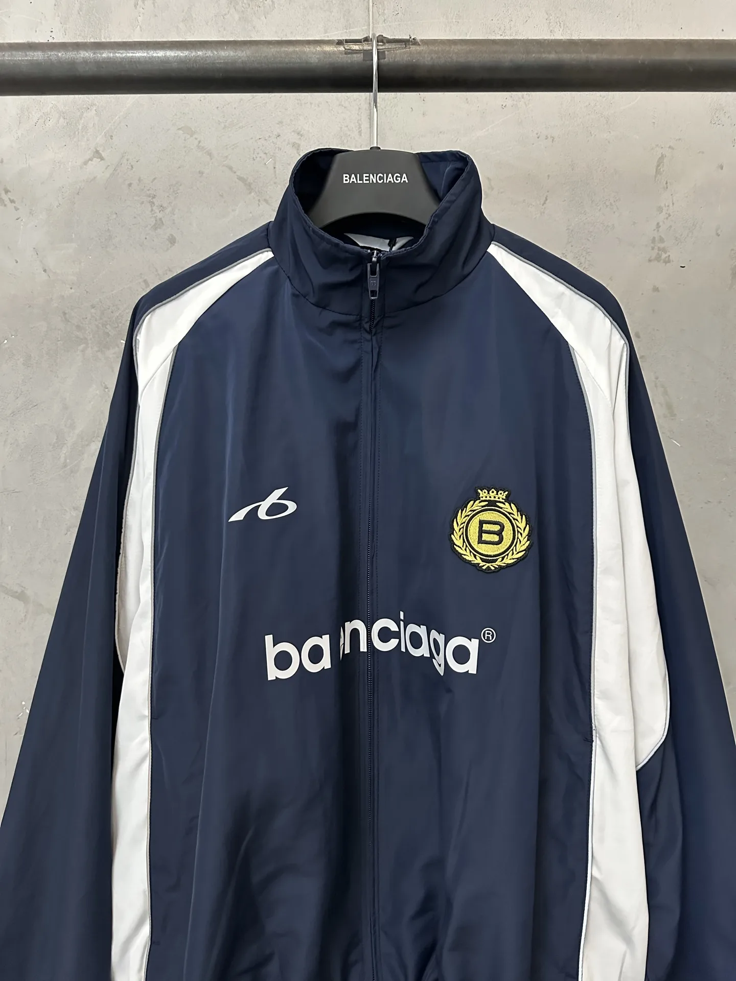 Logo-Print Reflective Nylon Track Jacket D33023510 — view 3