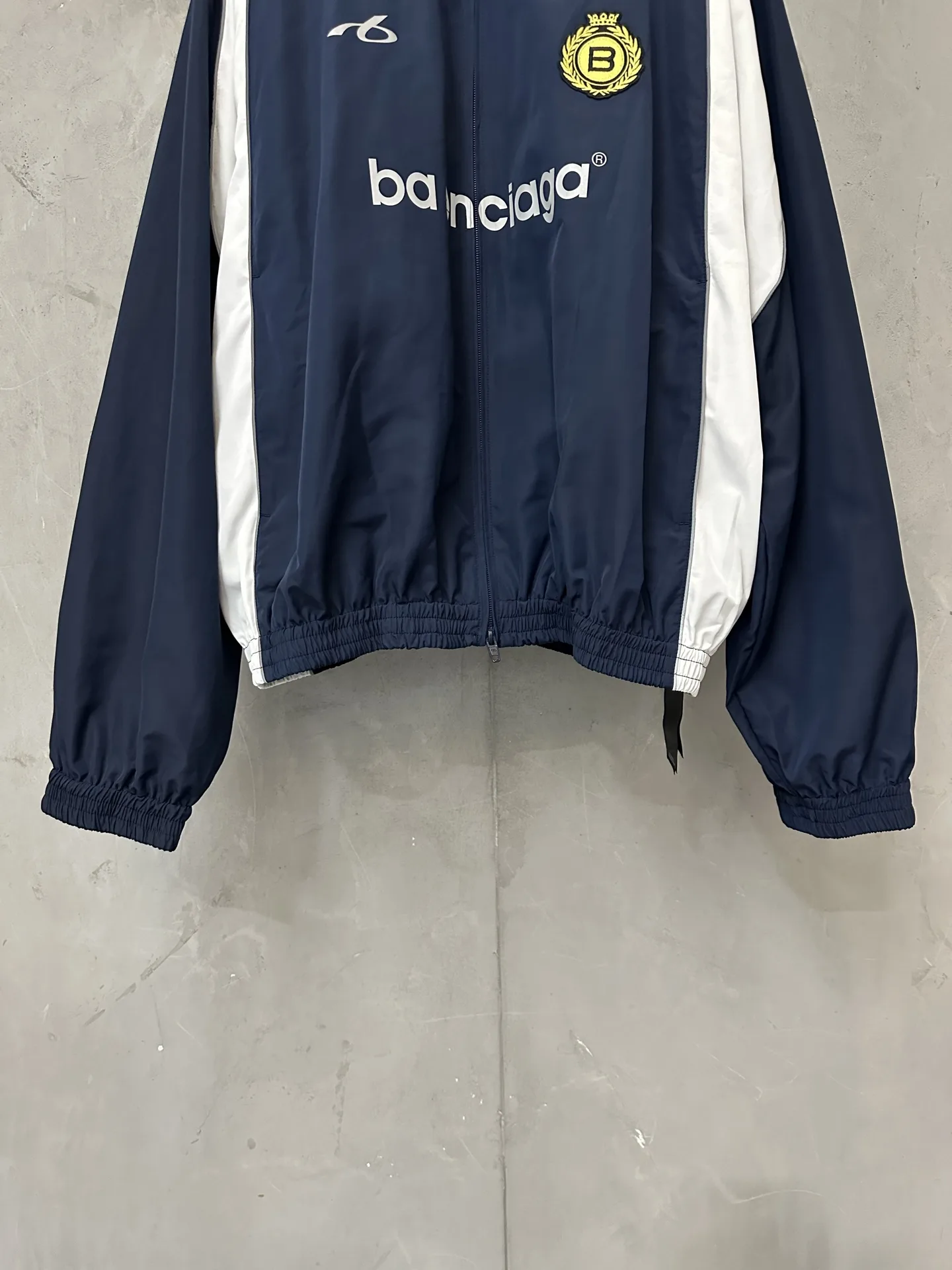 Logo-Print Reflective Nylon Track Jacket D33023510 — view 4