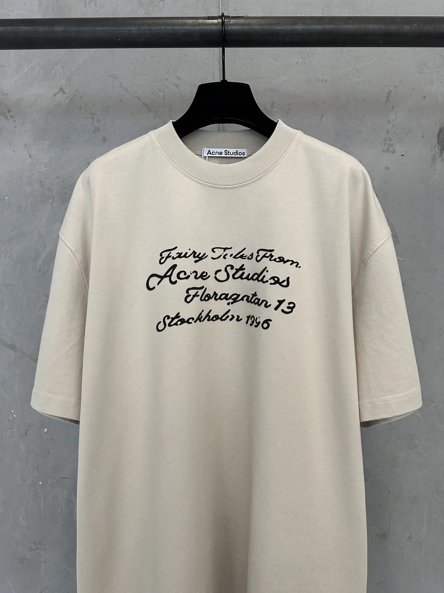 Logo Script Heavyweight Cotton T-Shirt D22012305 — view 3