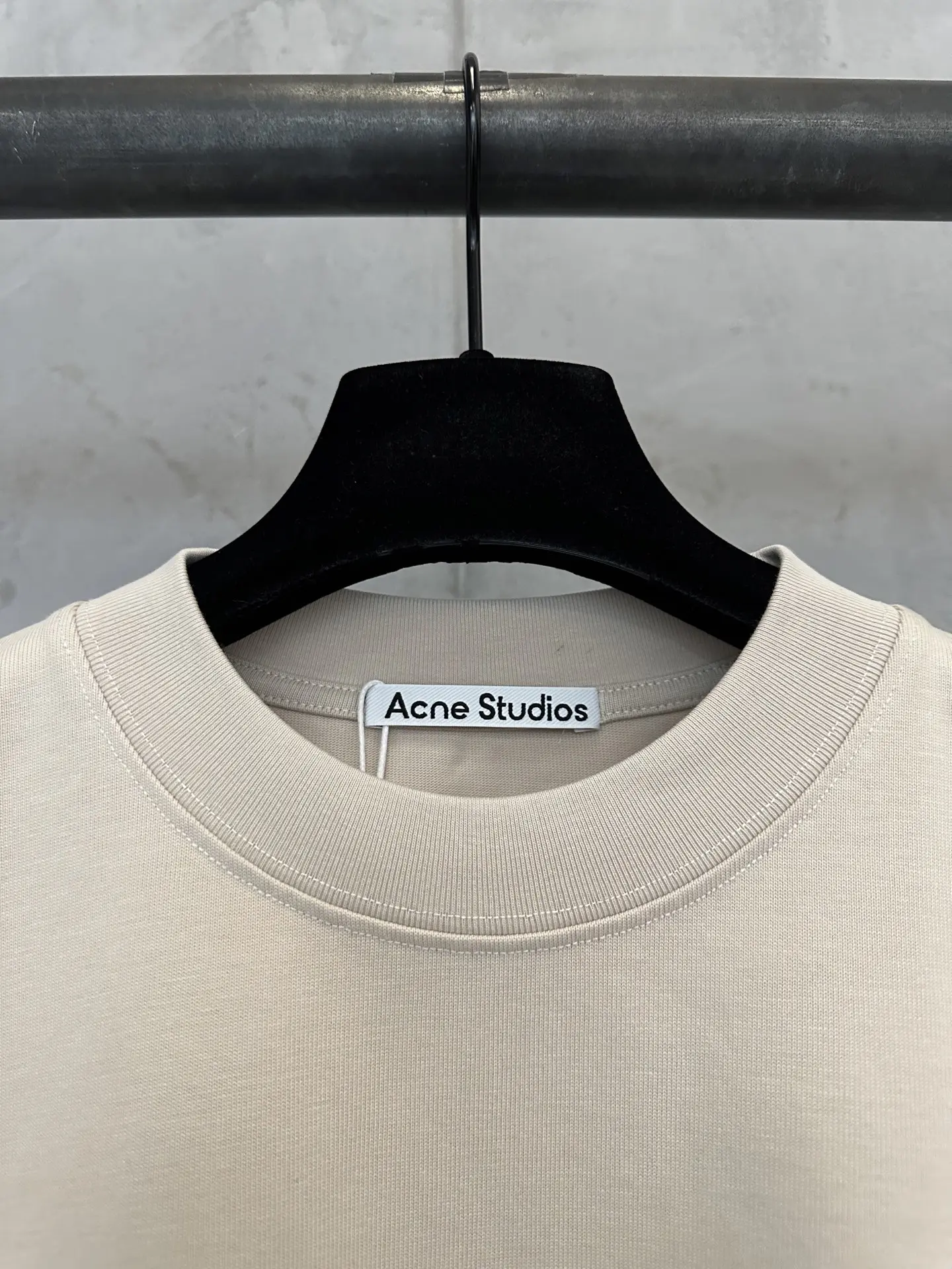 Logo Script Heavyweight Cotton T-Shirt D22012305 — view 7