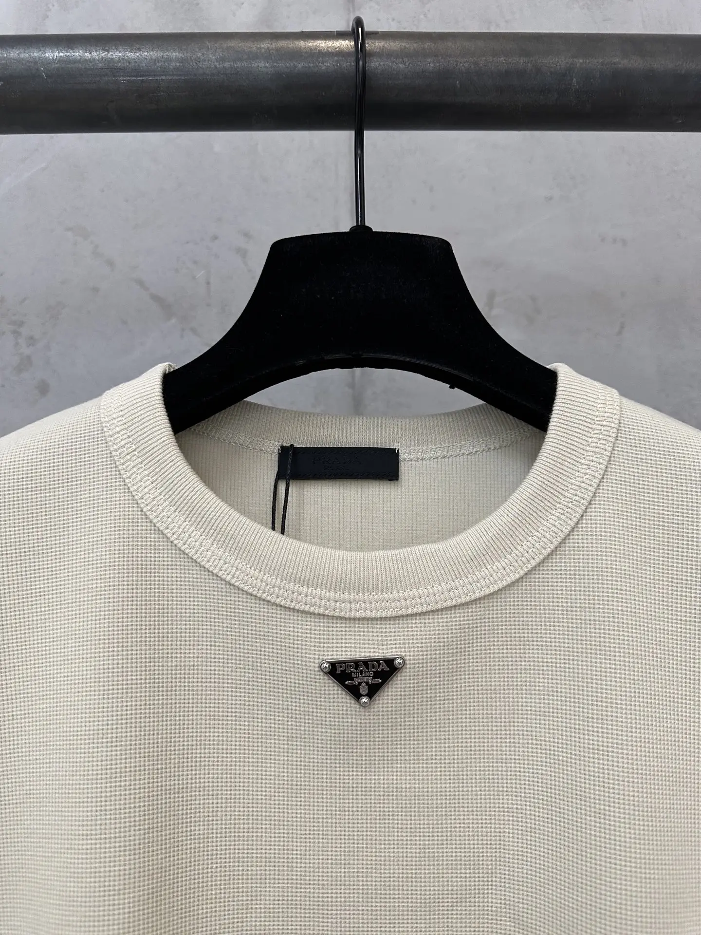 Logo-Plaque Waffle-Knit Cotton T-Shirt D16011763 — view 5