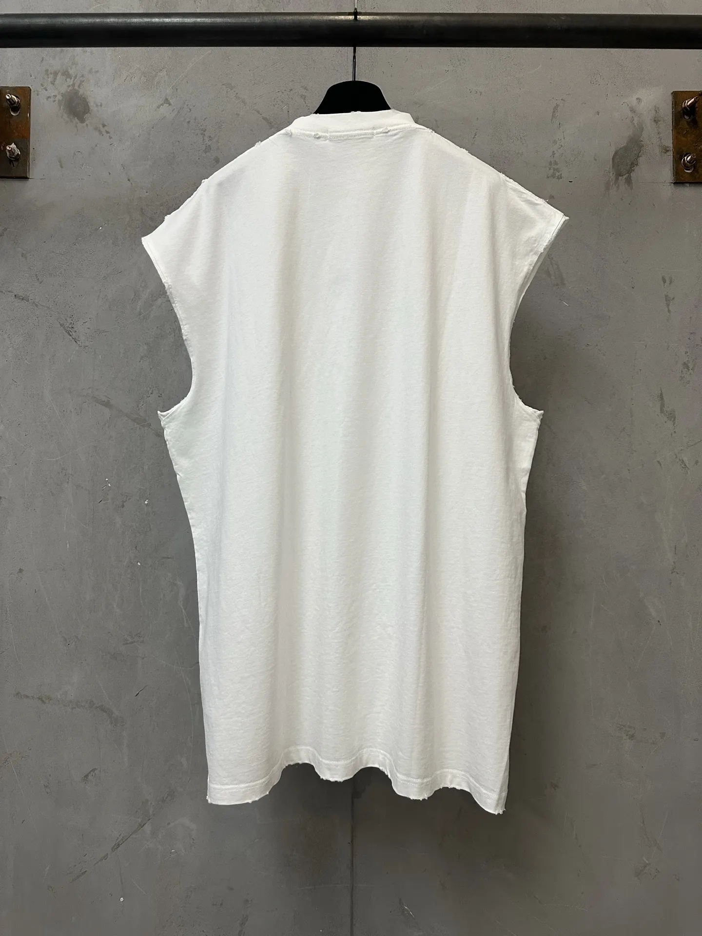 MM6 Logo Print Sleeveless T-Shirt D16011592 — view 2