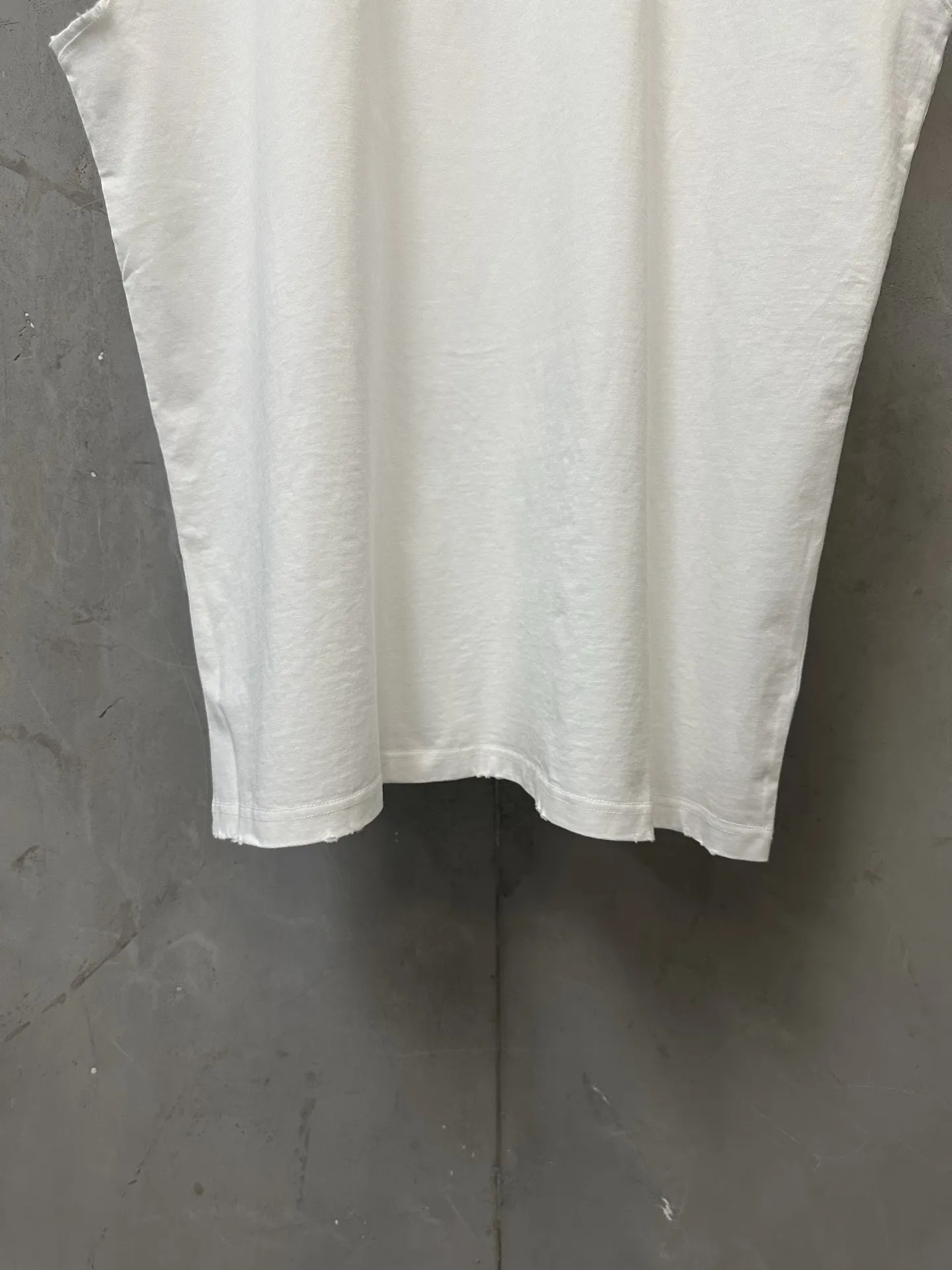 MM6 Logo Print Sleeveless T-Shirt D16011592 — view 4