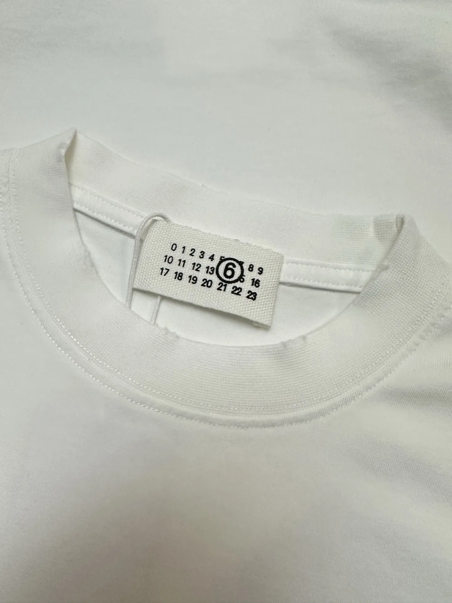 MM6 Logo Print Sleeveless T-Shirt D16011592 — view 6