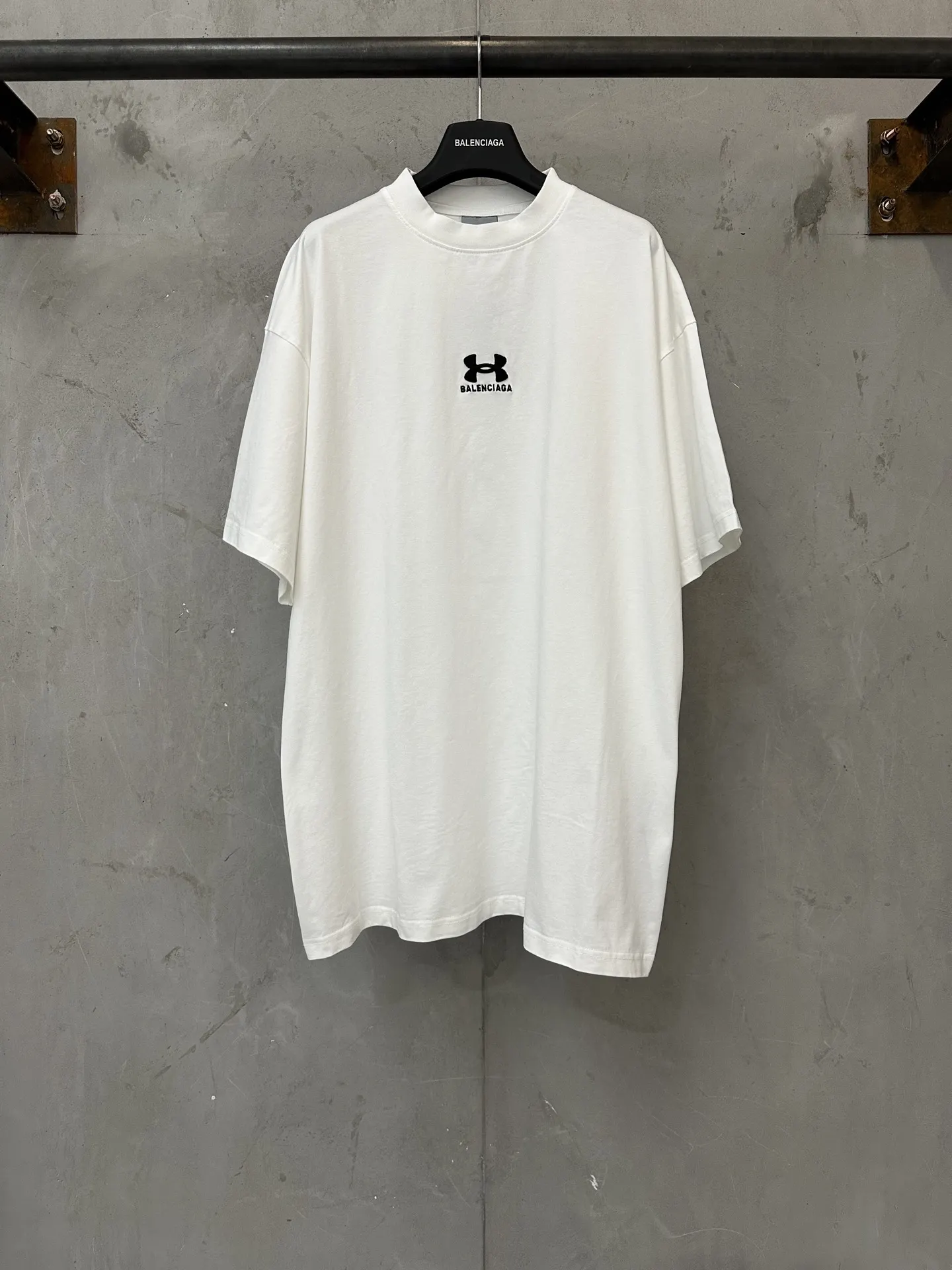 Balenciaga x Under Armour Embroidered Logo T-Shirt D18018990
