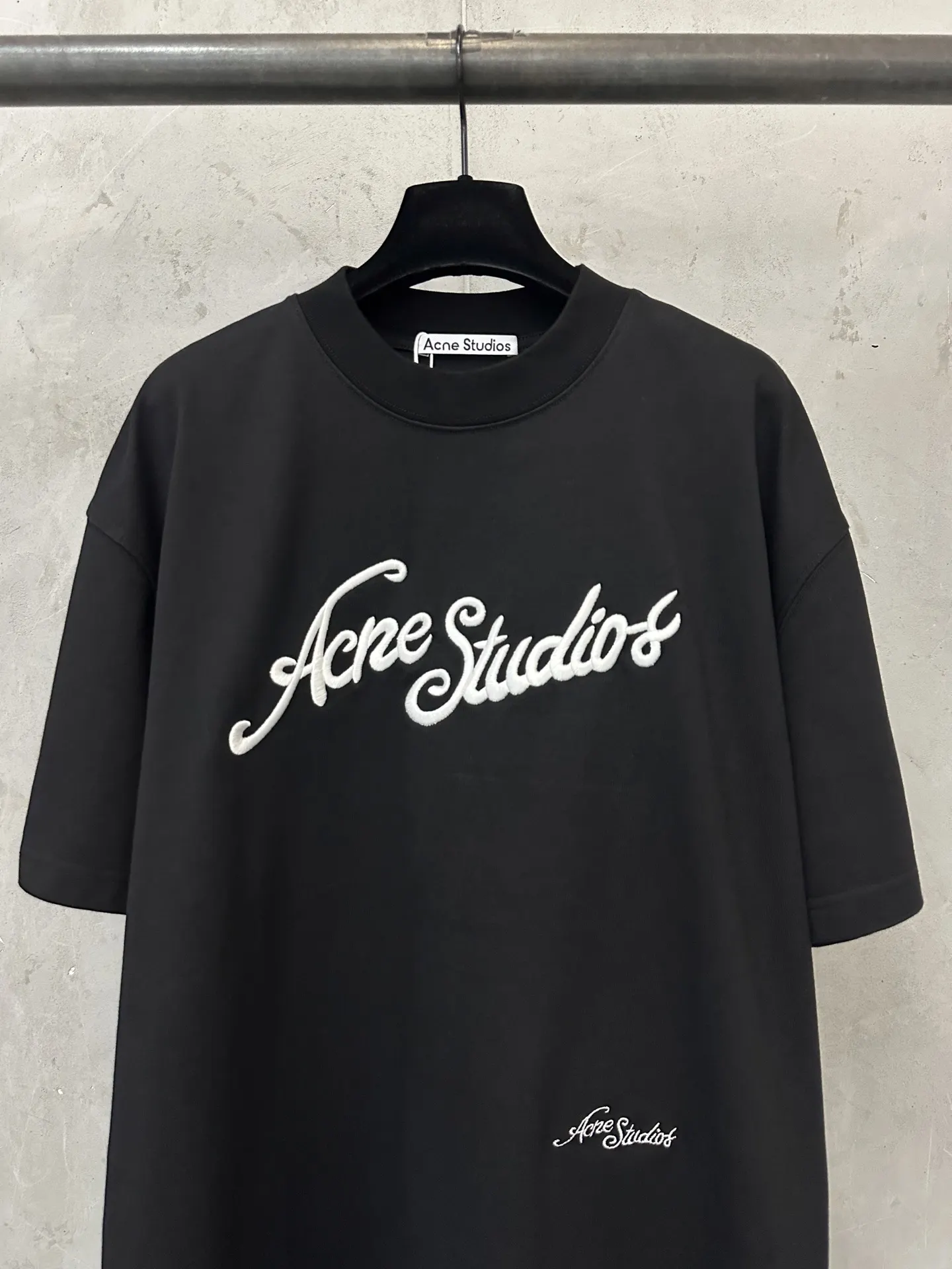 Embroidered Logo Heavyweight Cotton T-Shirt D19518971 — view 3