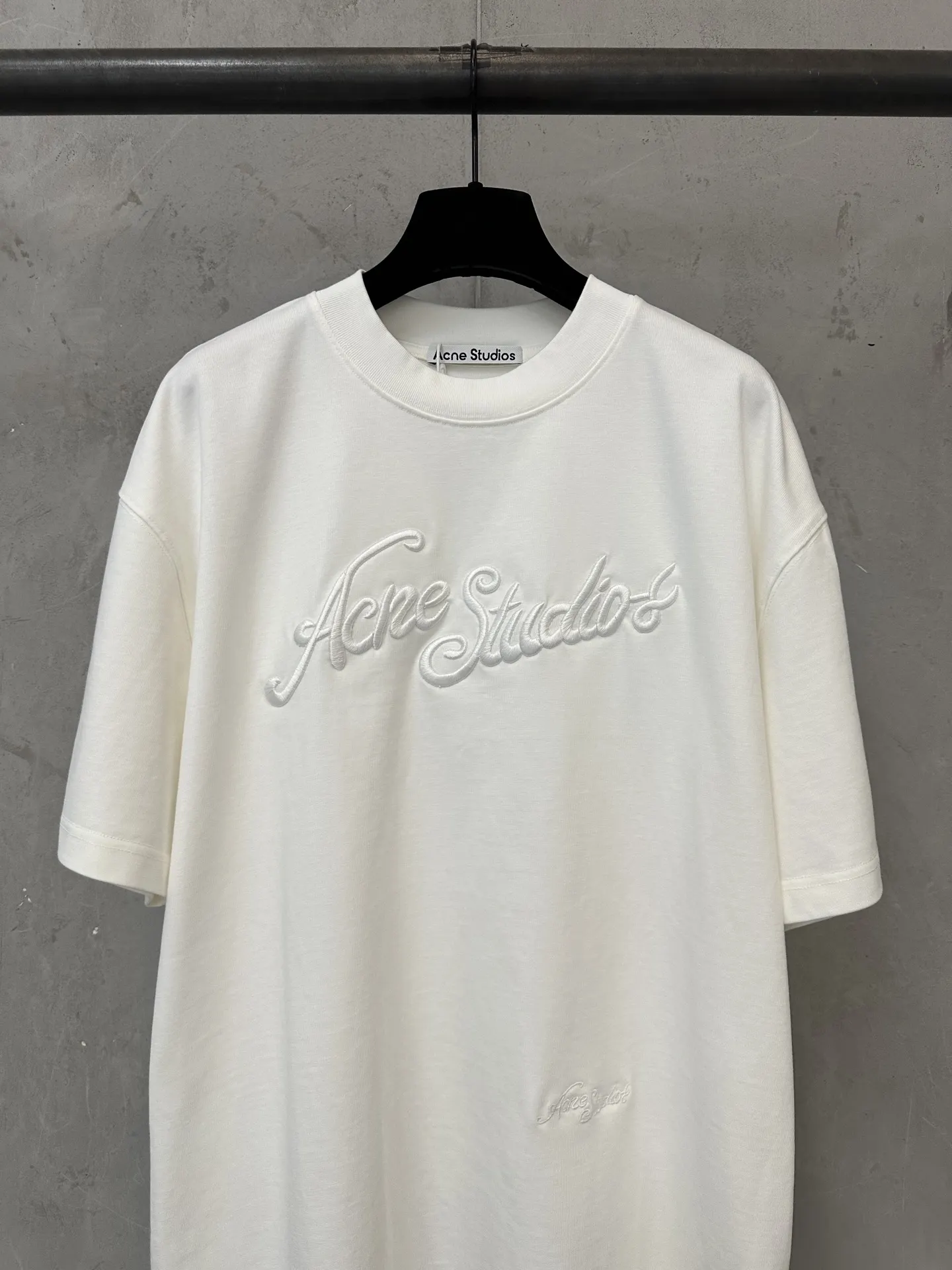 3D Logo Embroidered Heavyweight Cotton T-Shirt D19518972 — view 3