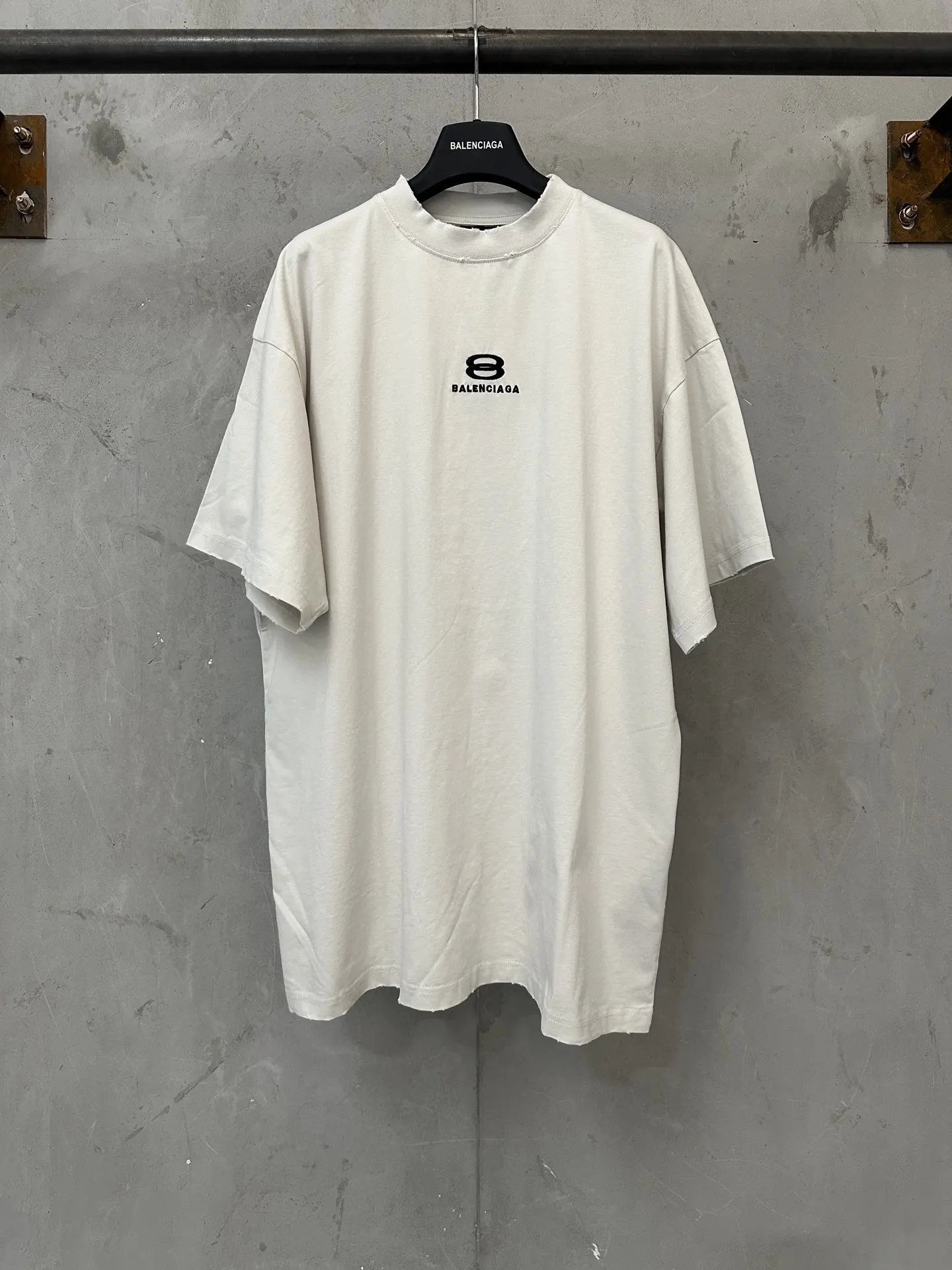 Unity Logo Embroidered Distressed T-Shirt D20020218