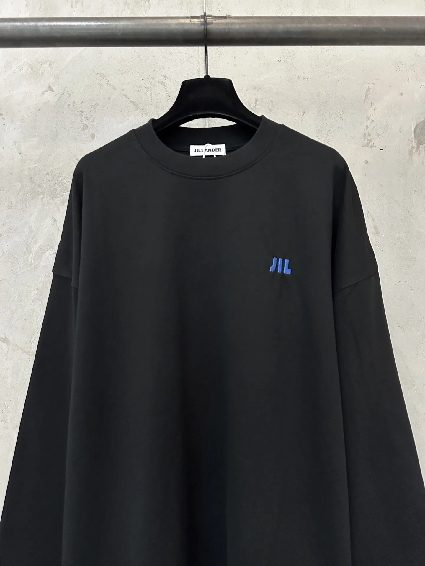 Logo Embroidered Long-Sleeve Cotton T-Shirt D20025027 — view 3